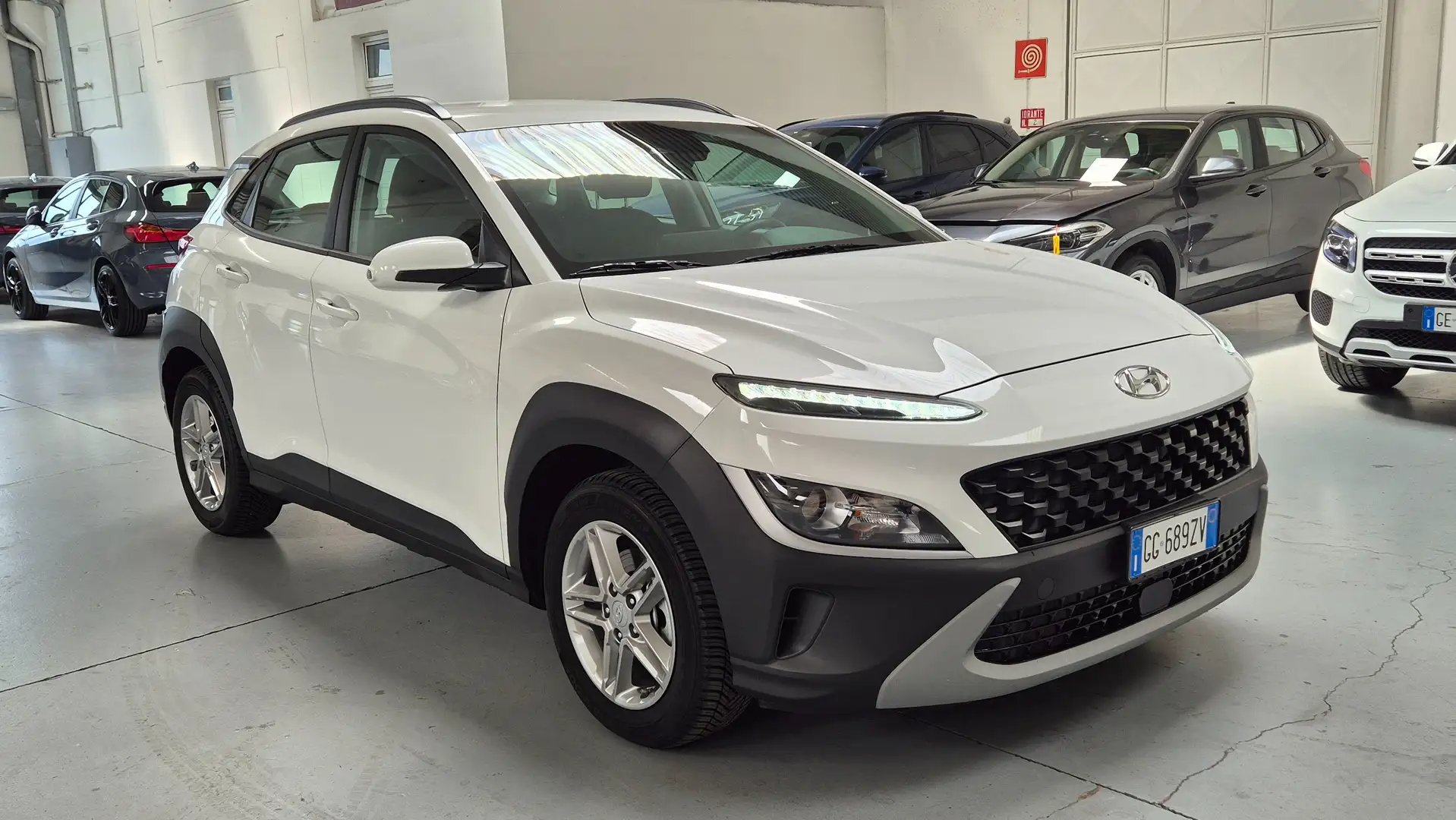 Hyundai KONA 1.0 t-gdi X-TECH 120cv-CAR PLAY-TELECAMERA-ANTICOL Bianco - 1