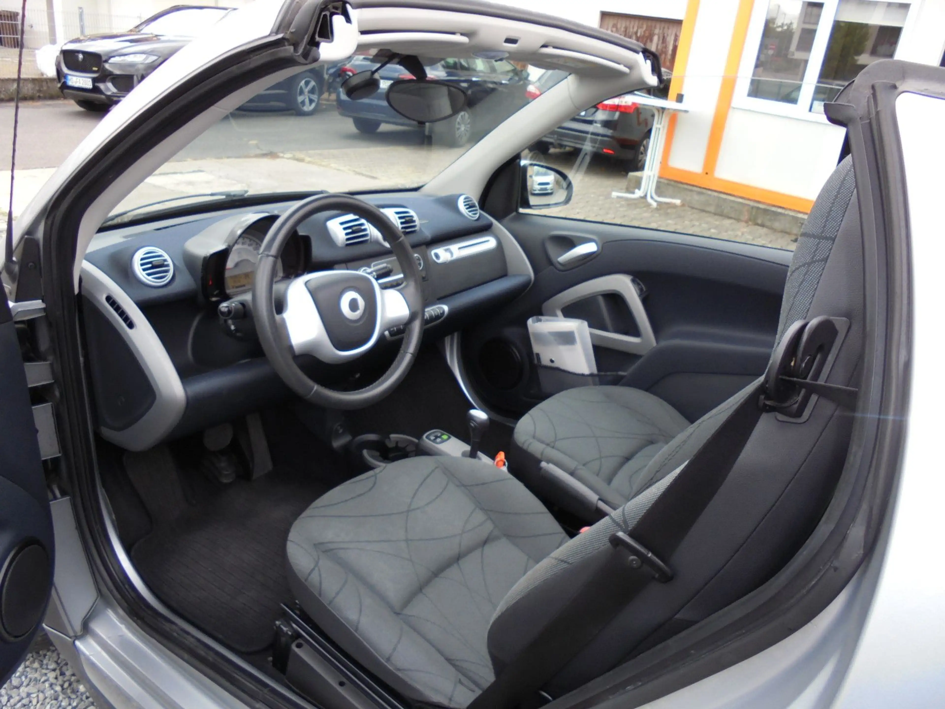 smart forTwo fortwo cabrio Autom*Klima*Sitzh*CD*Allwetterr. — photo 15