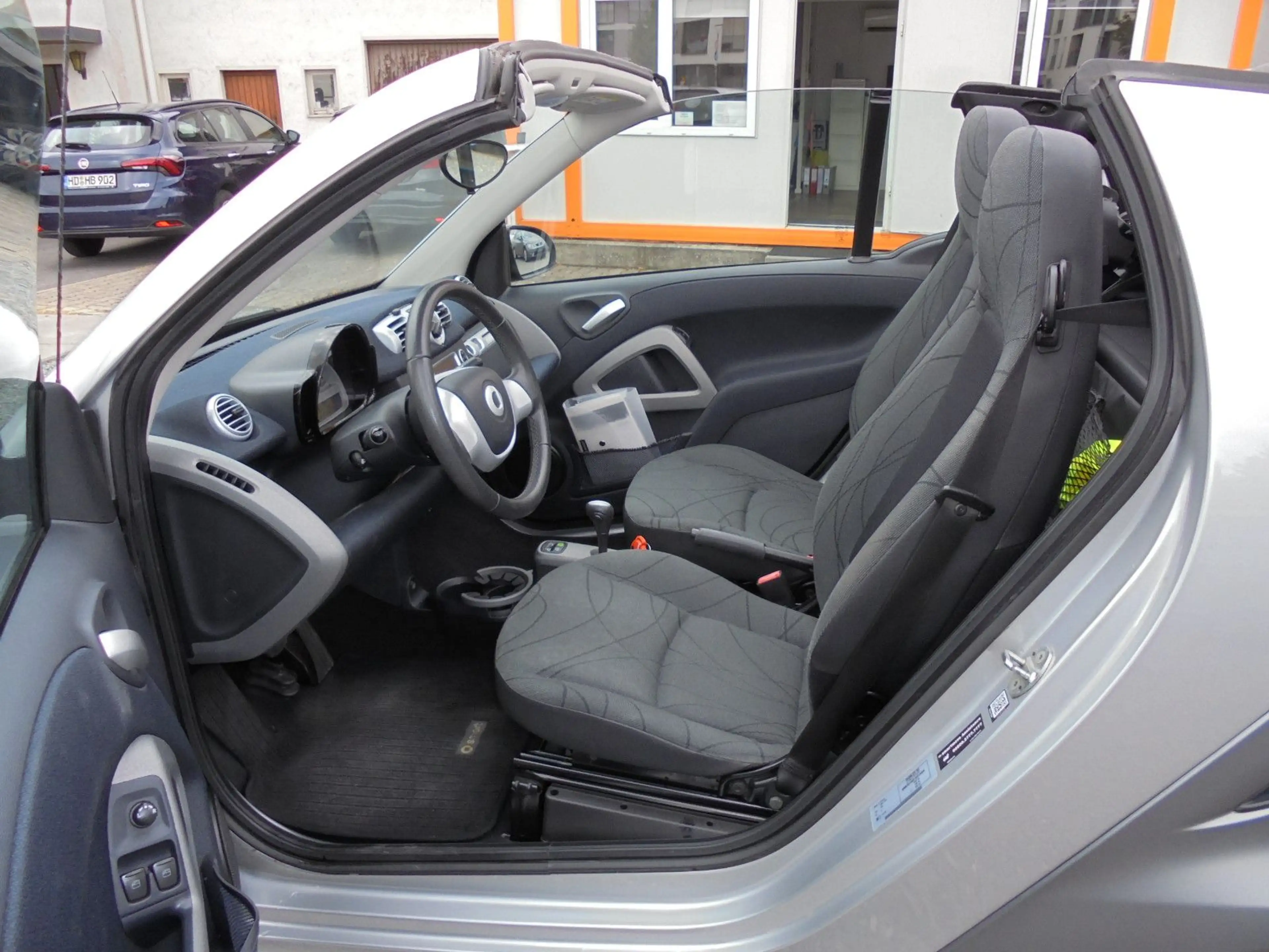 smart forTwo fortwo cabrio Autom*Klima*Sitzh*CD*Allwetterr. — photo 14