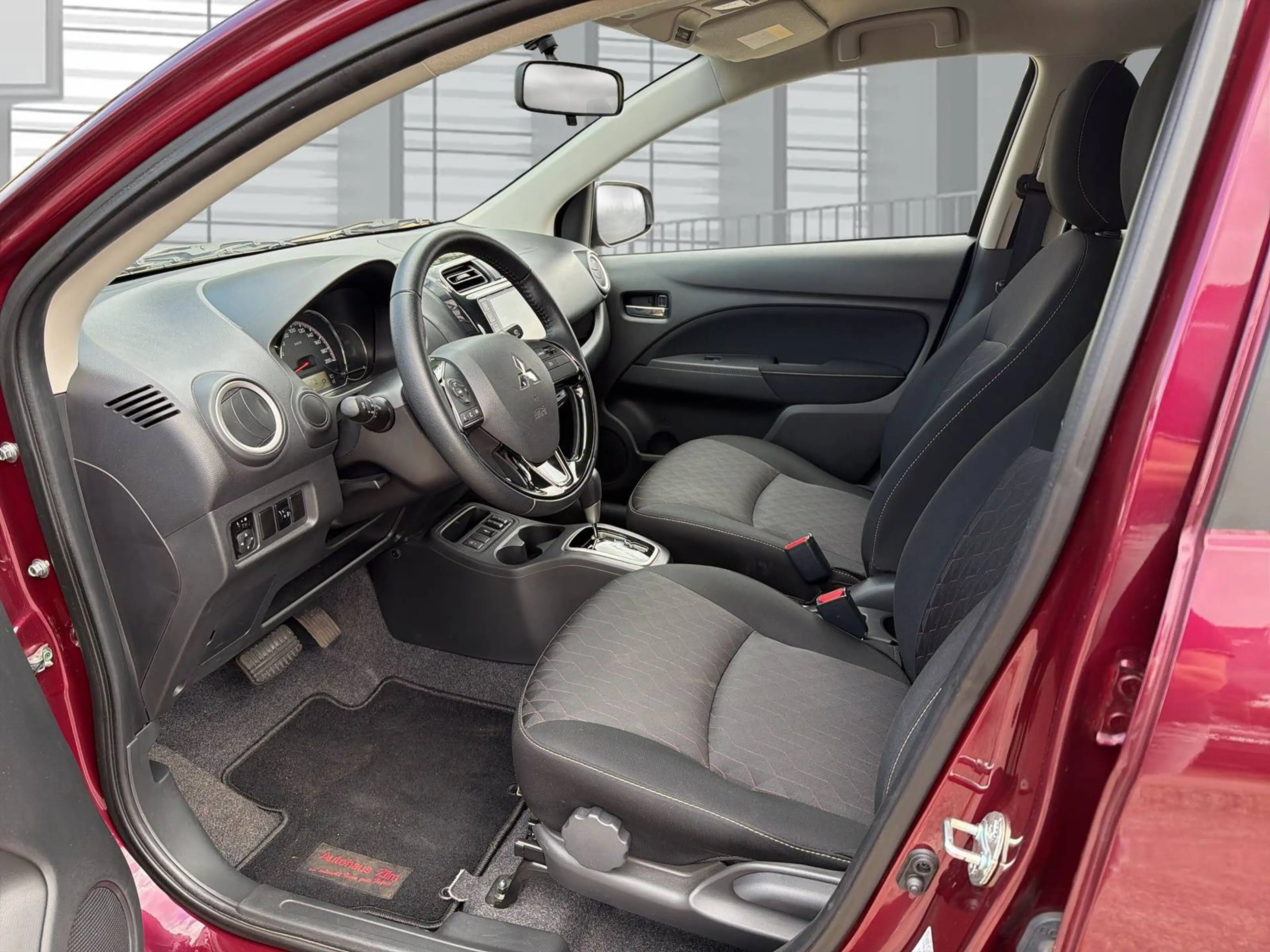 Mitsubishi Space Star Select+ 1.2 — photo 13