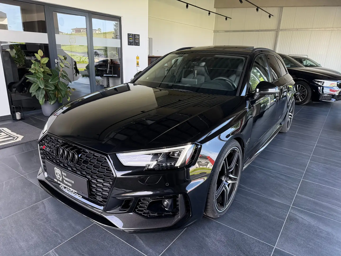 Audi RS4 2.9 TFSI quattro*Carbonpaket*Pano*B&O*AHK*MEGA!* Schwarz - 1