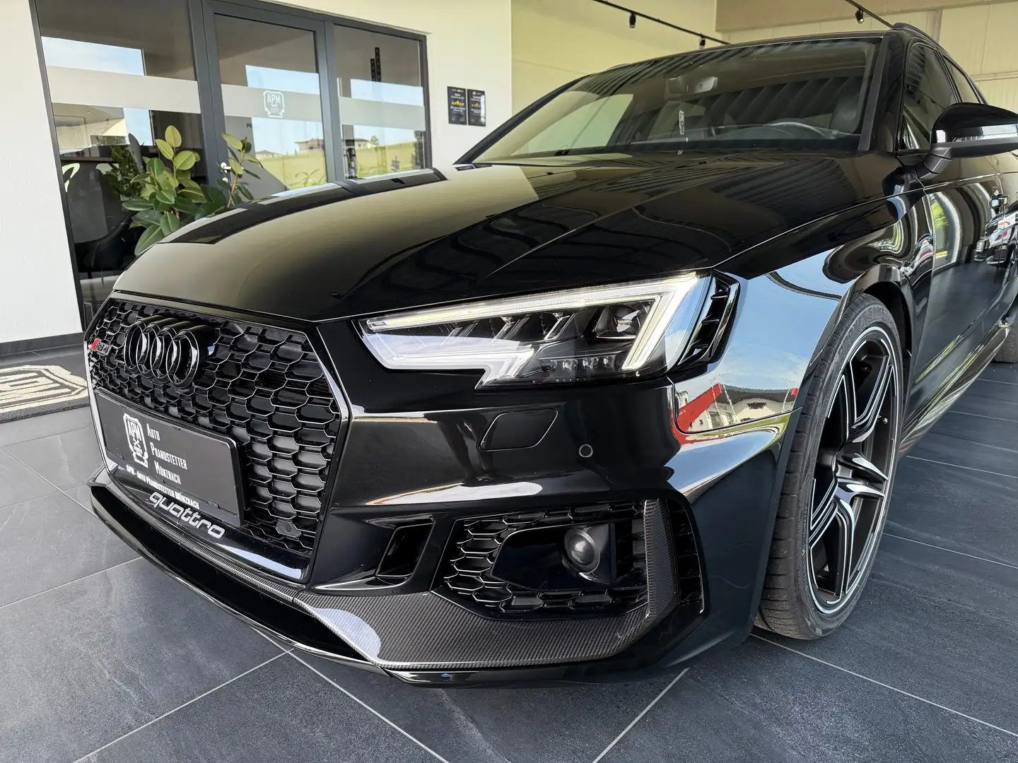 Audi RS4 2.9 TFSI quattro*Carbonpaket*Pano*B&O*AHK*MEGA!* Schwarz - 2