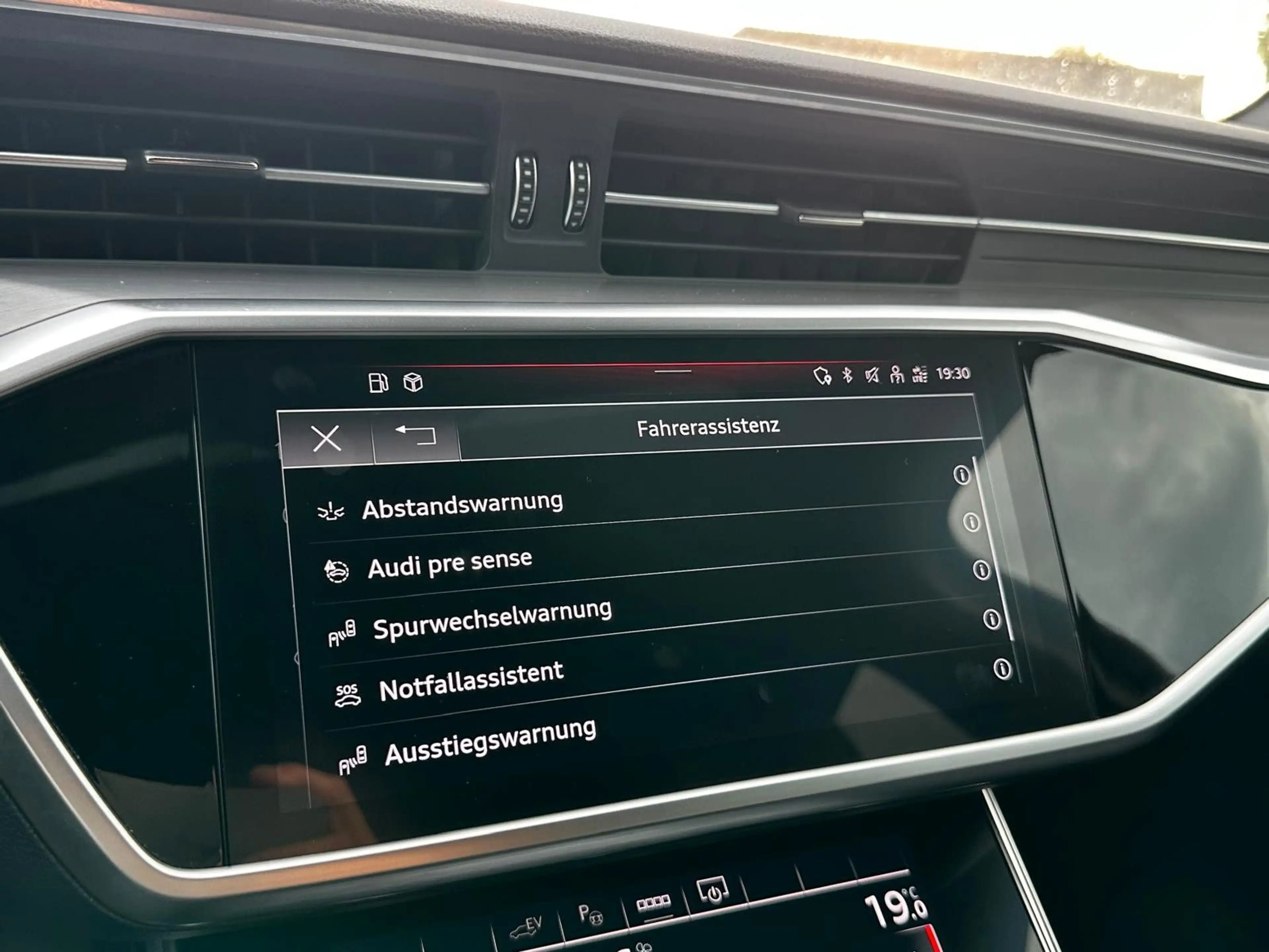 Audi A6 Avant 50 TFSI e quattro sport S LINE virtCock — photo 13