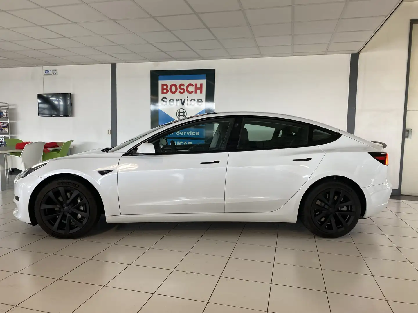 Tesla Model 3 Standard RWD Plus 60 kWh panoramadak / LFP Accu / Wit - 2