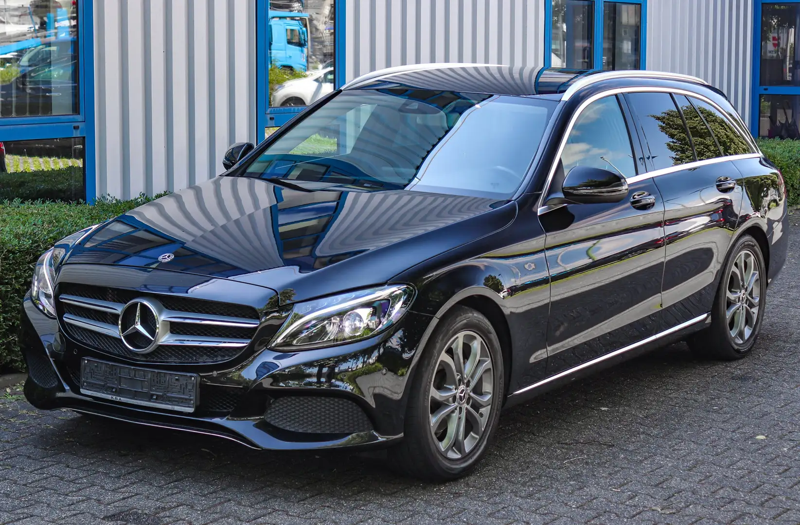 Mercedes-Benz C 180 C180T CGI AUTOMATIK*T.LEDER*LED*NAVI*TEMPO*SHZ*AHK Negro - 1