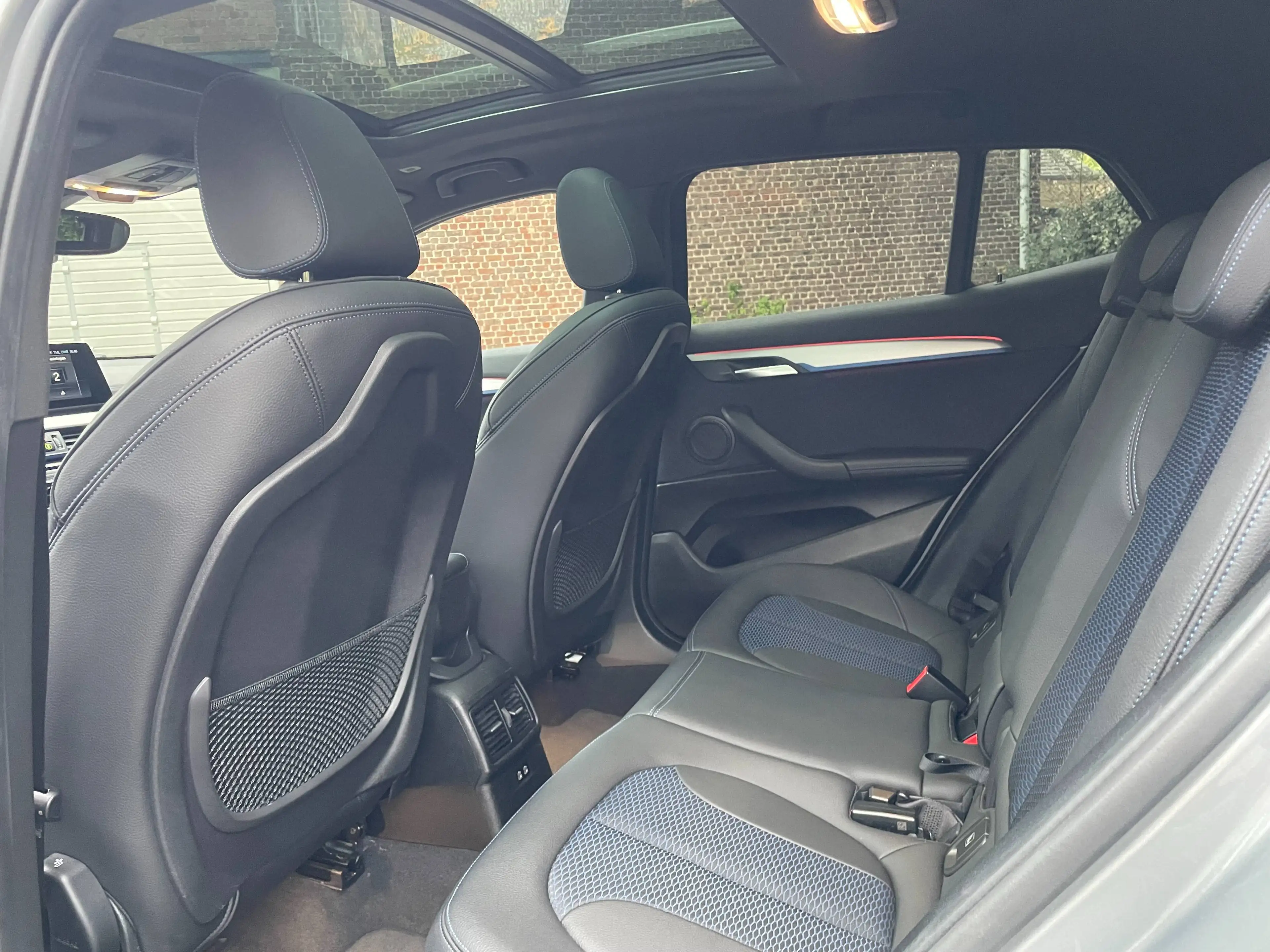 BMW X2 2.0iAS sDrive20 OPF/ Trekhk/ Pano/ Leder/ LED/ Automaat/ M-pack/ Zetelvrwrming — photo 13