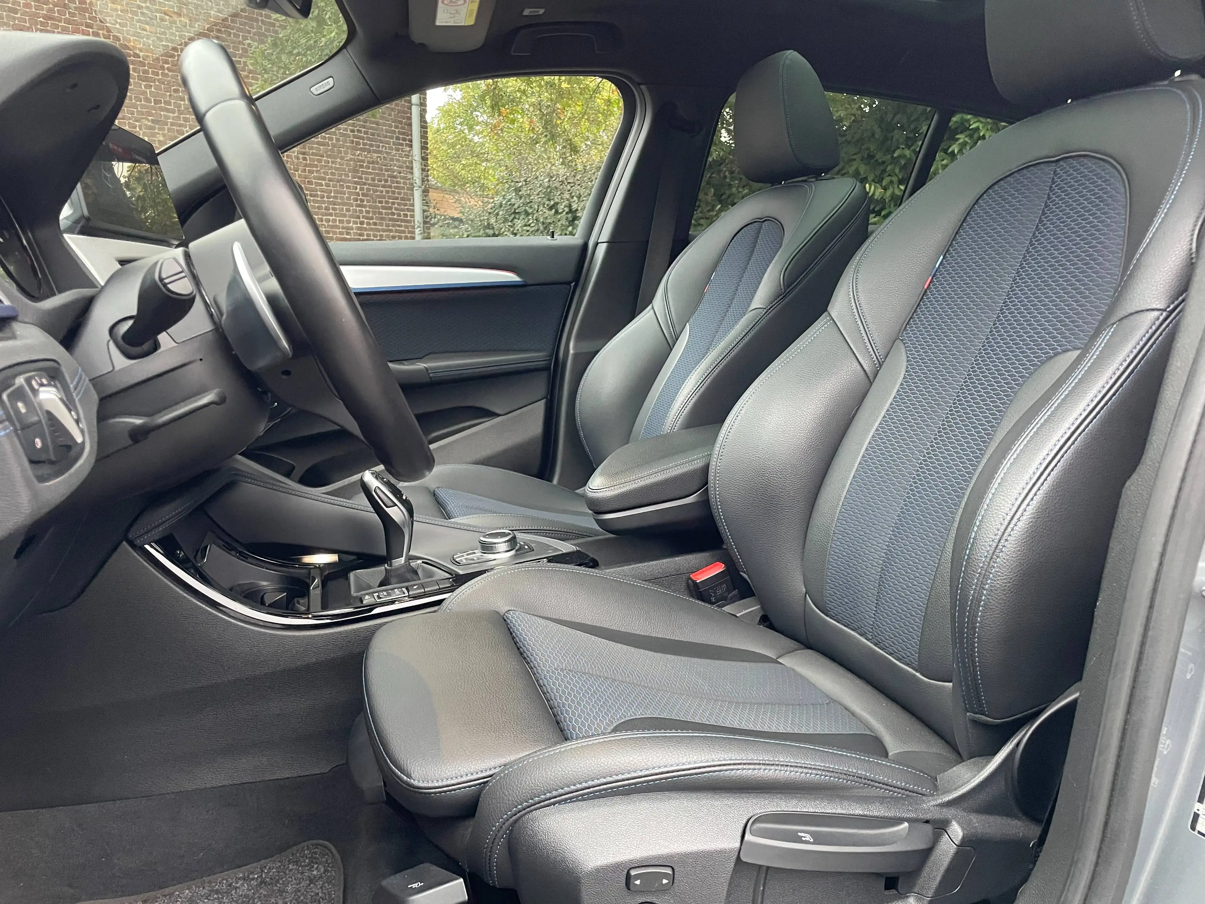 BMW X2 2.0iAS sDrive20 OPF/ Trekhk/ Pano/ Leder/ LED/ Automaat/ M-pack/ Zetelvrwrming — photo 15
