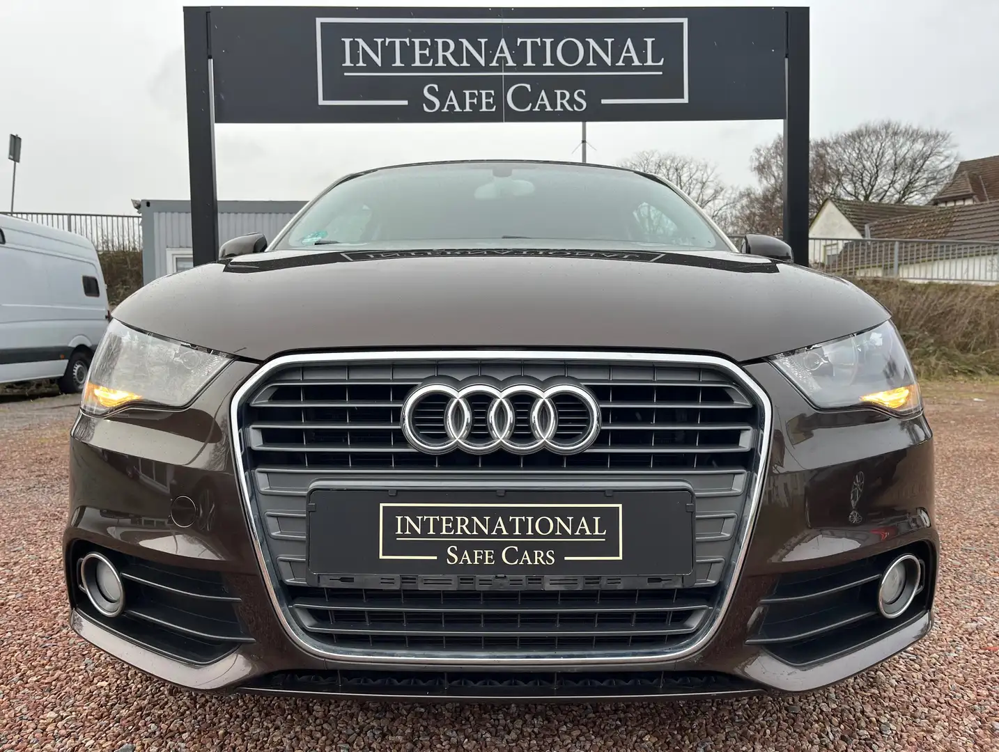 Audi A1 1.4 TFSI Attraction / 2.Hand / Scheckheftgepflegt Braun - 2