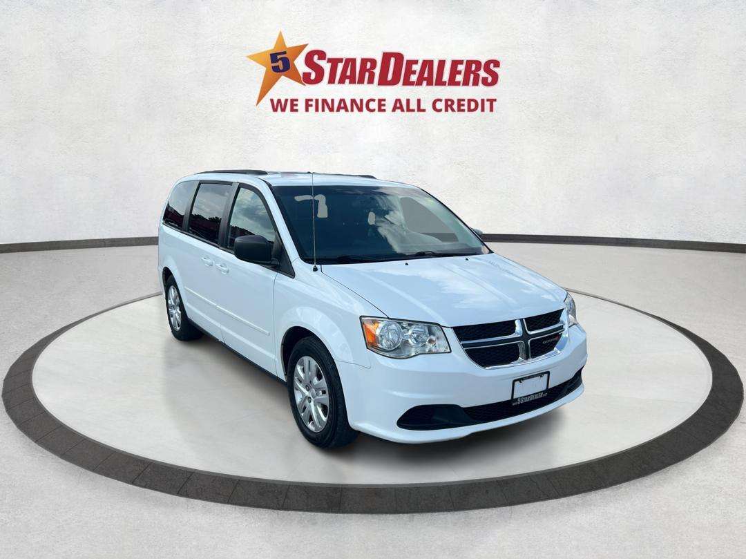 White 2016 Dodge Grand Caravan Minivan Front-Wheel Drive Automatic