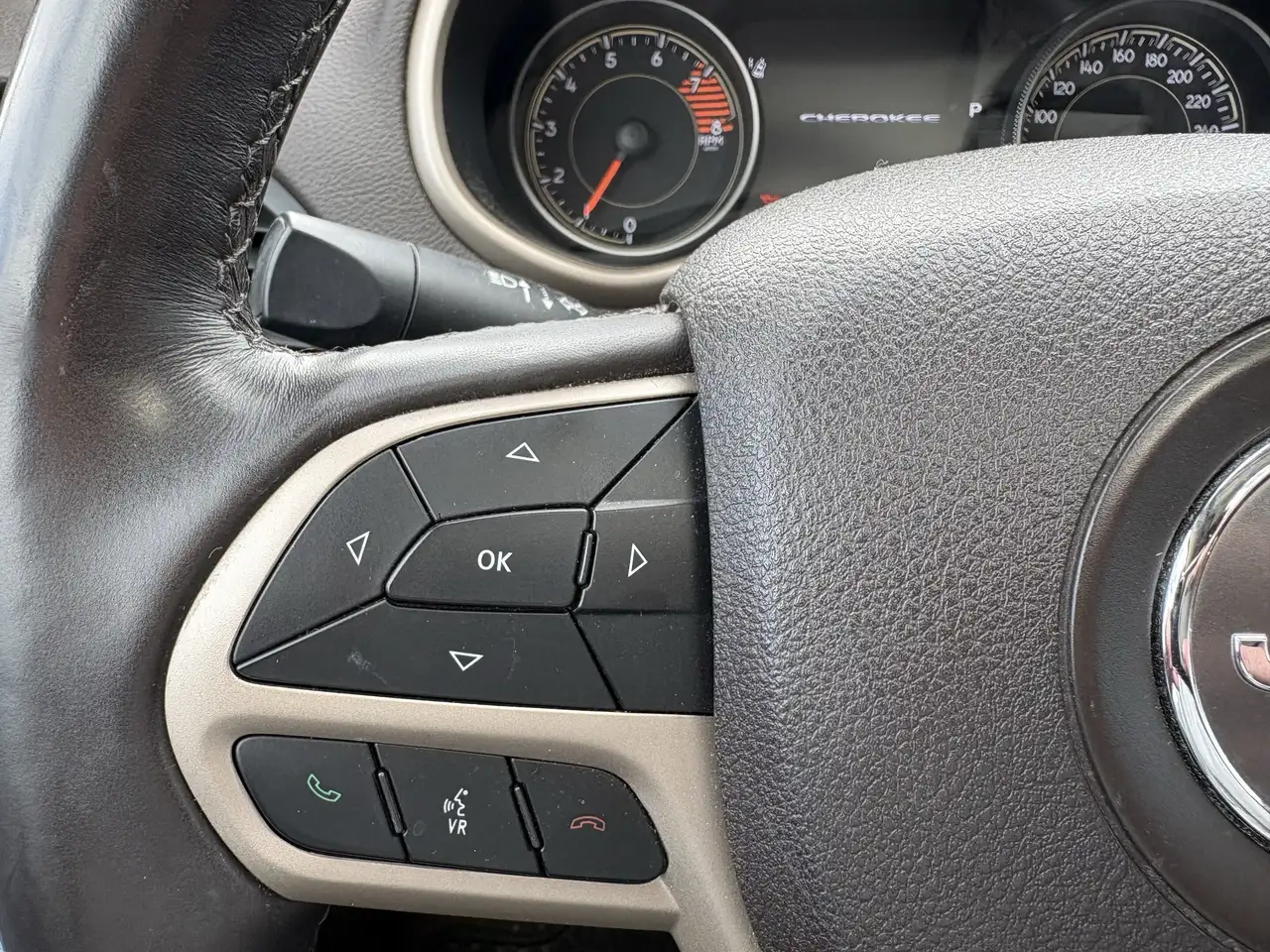 Jeep Cherokee снимка Jeep Cherokee