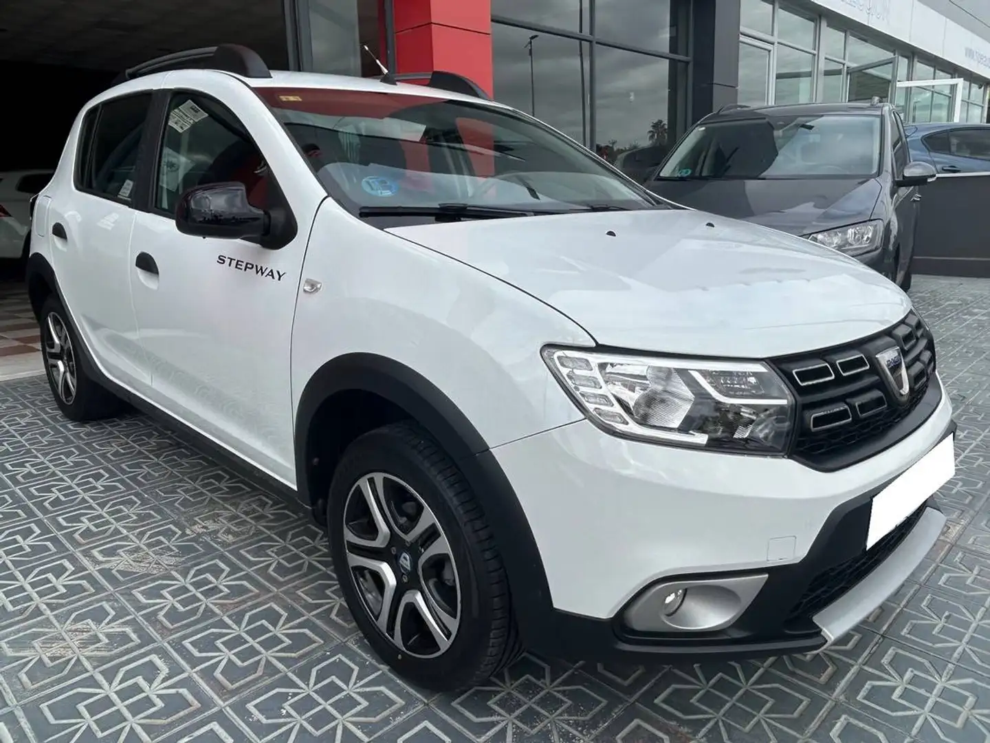 Dacia Sandero 1.0 TCE GLP Stepway Serie Limitada Aniversario 74k Wit - 1