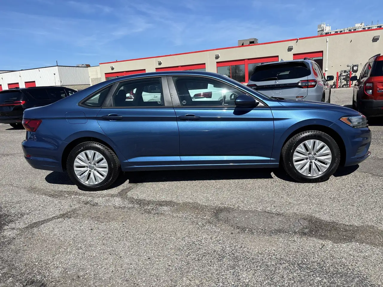 Volkswagen Jetta снимка Volkswagen Jetta