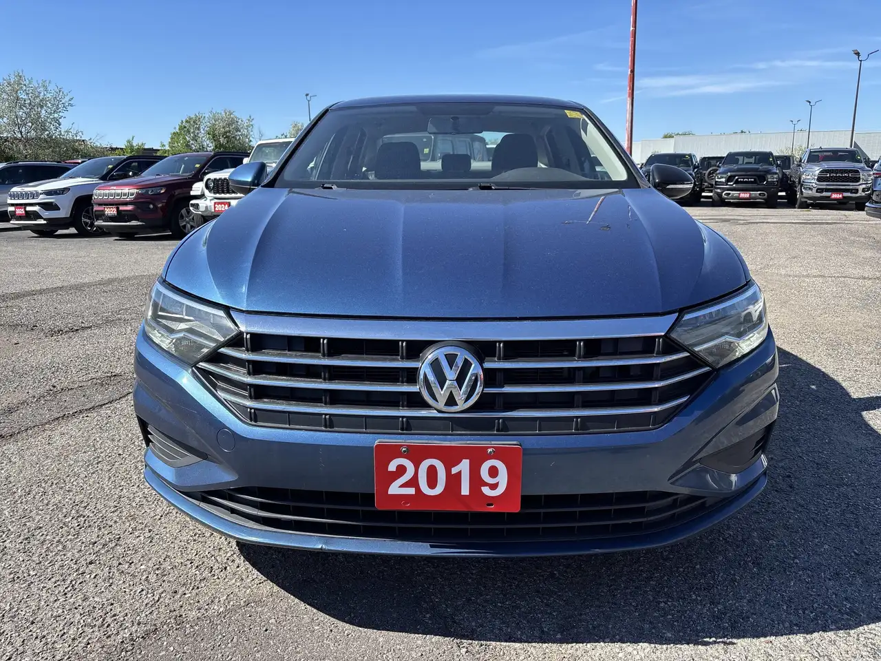 Volkswagen Jetta снимка Volkswagen Jetta