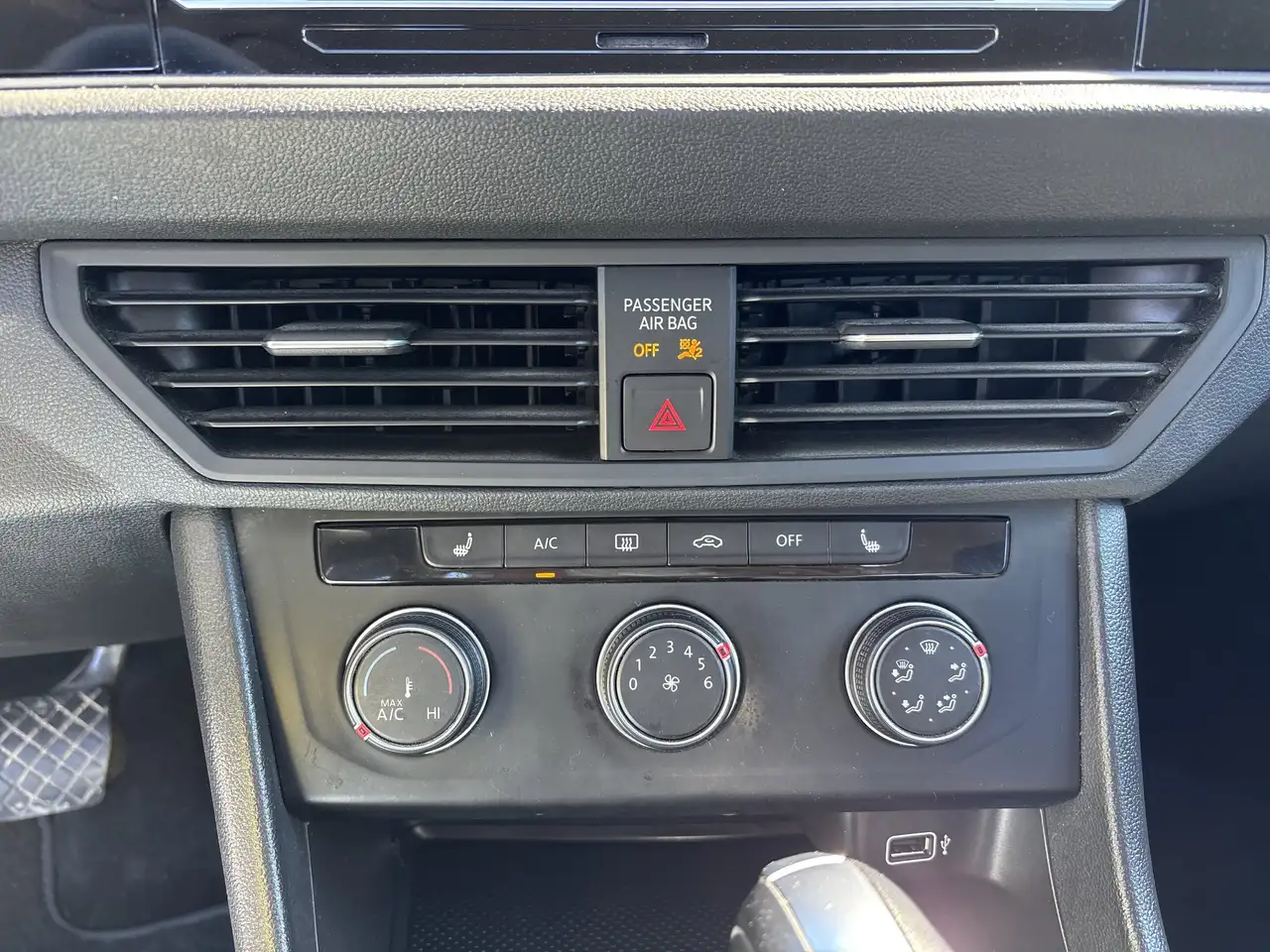 Volkswagen Jetta снимка Volkswagen Jetta