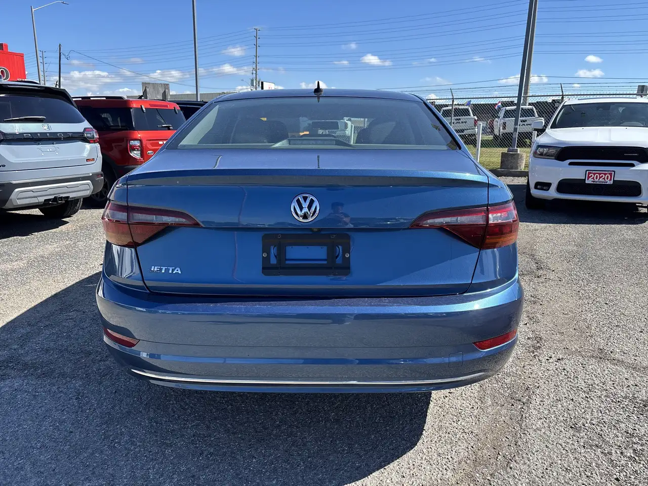 Volkswagen Jetta снимка Volkswagen Jetta