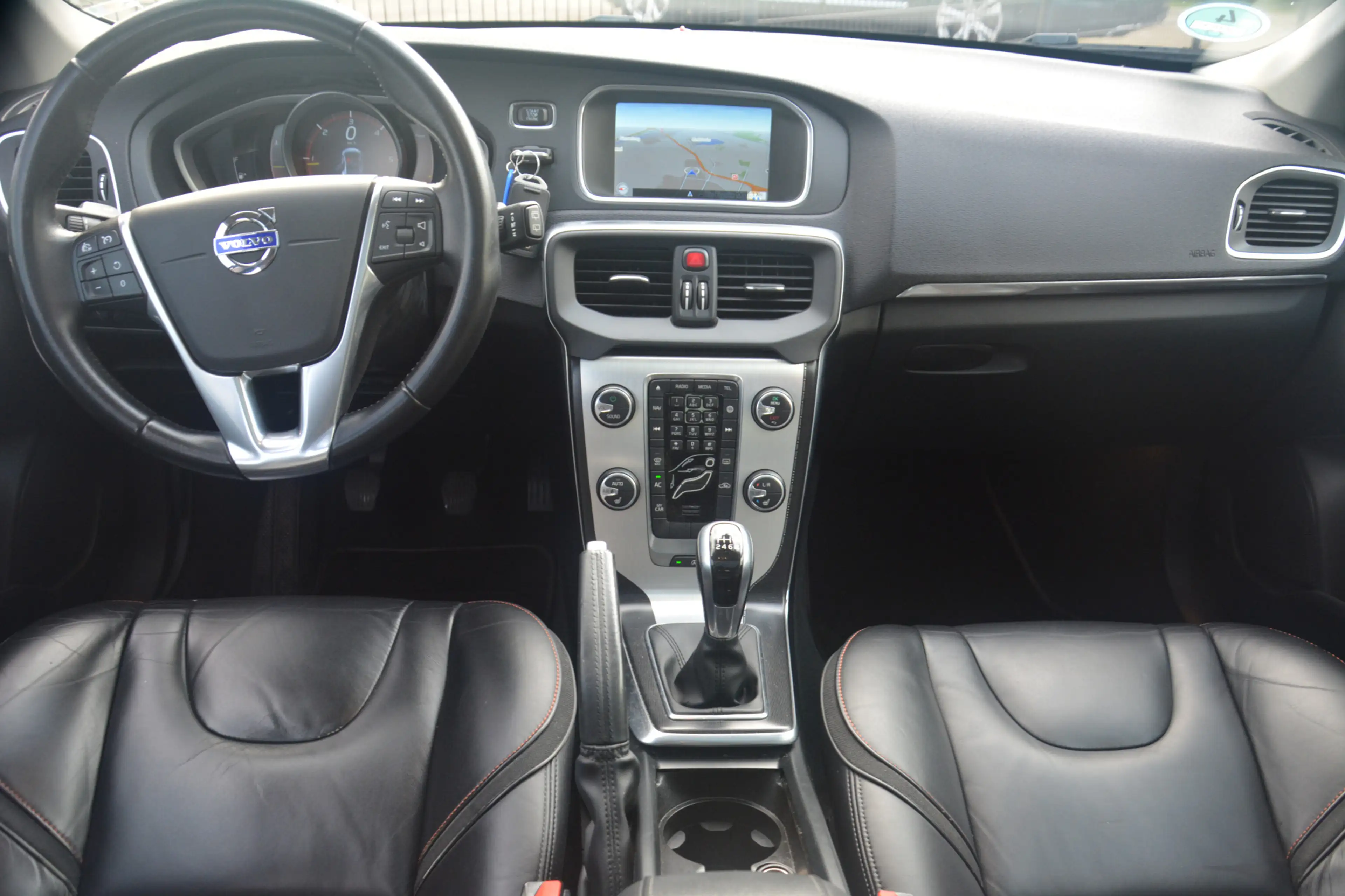 Volvo V40 2.0 D2 Ocean Race Business OCEAN RACE zeer complee — photo 2