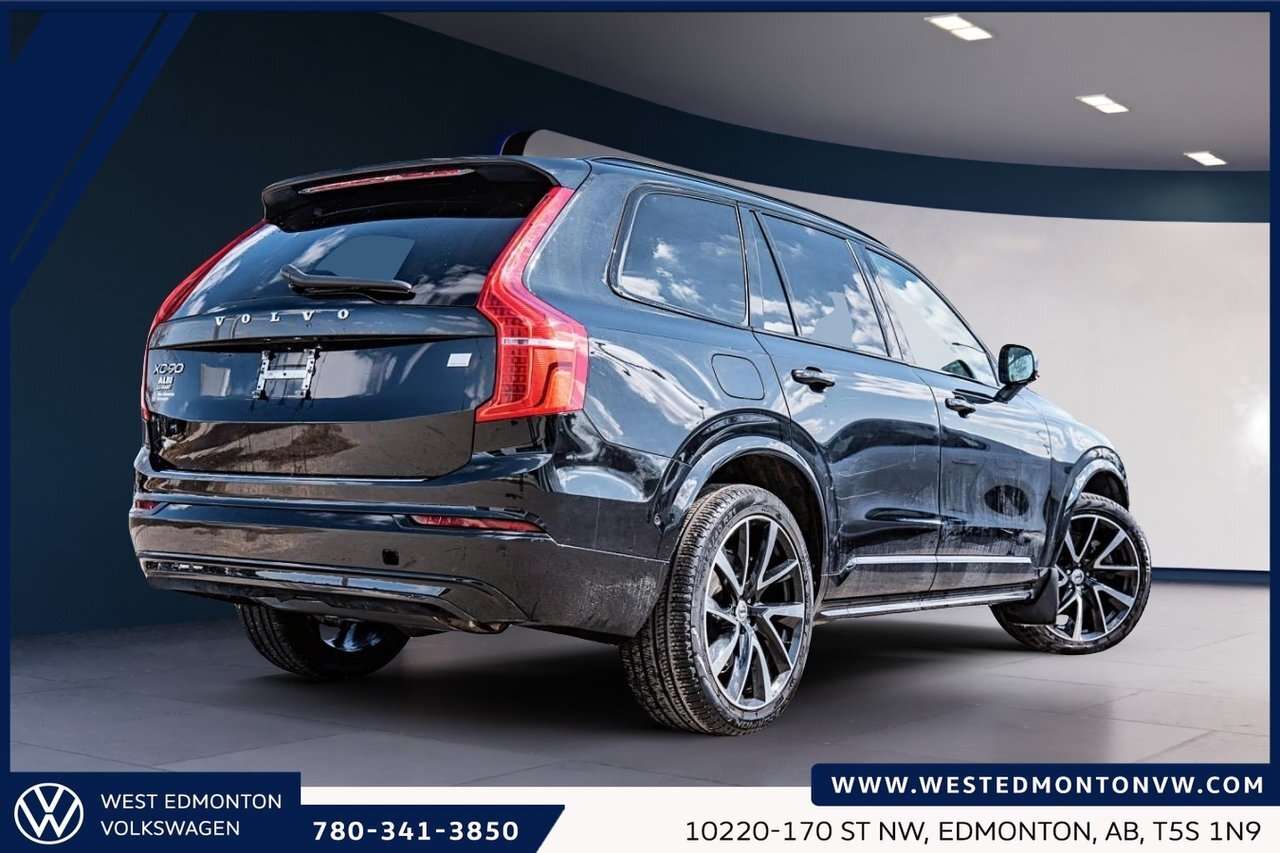 2023 Volvo XC90 Plus Dark Theme AWD | LEATHER | NAV | SUNROOF / alt 2