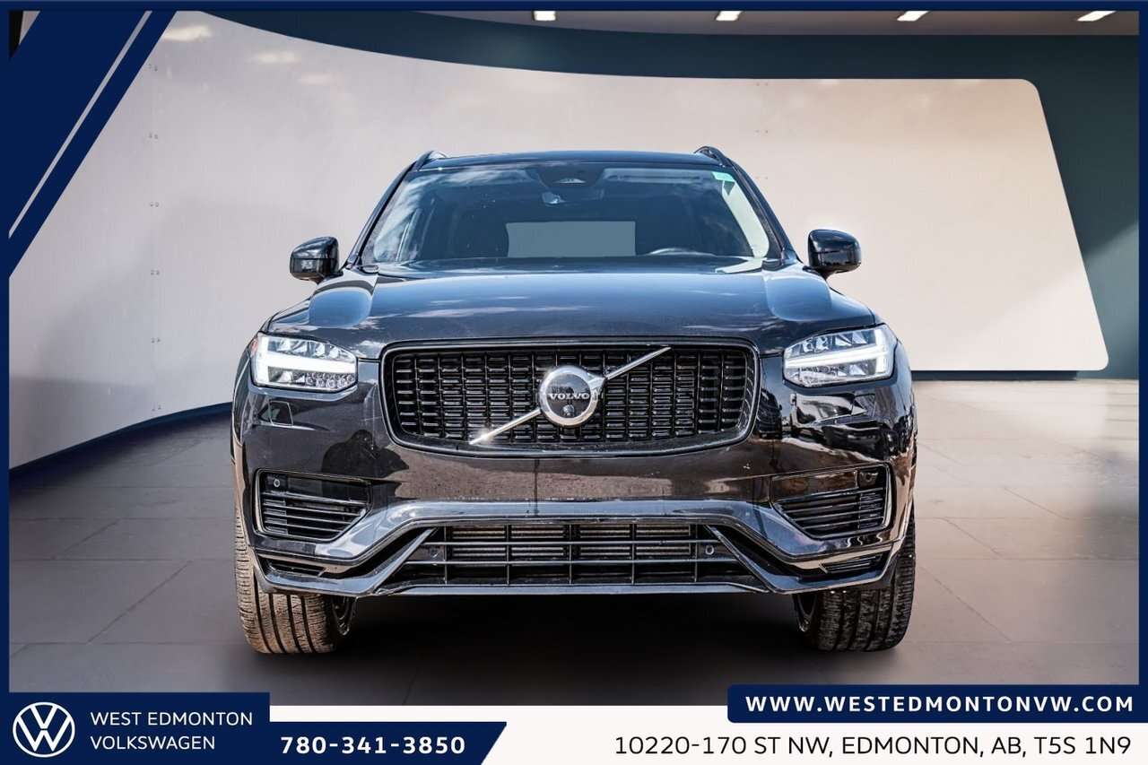 2023 Volvo XC90 Plus Dark Theme AWD | LEATHER | NAV | SUNROOF / alt 4