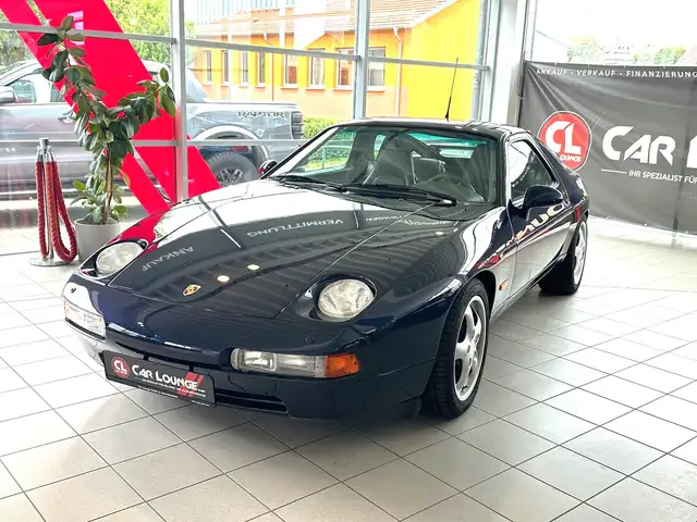 Porsche 928