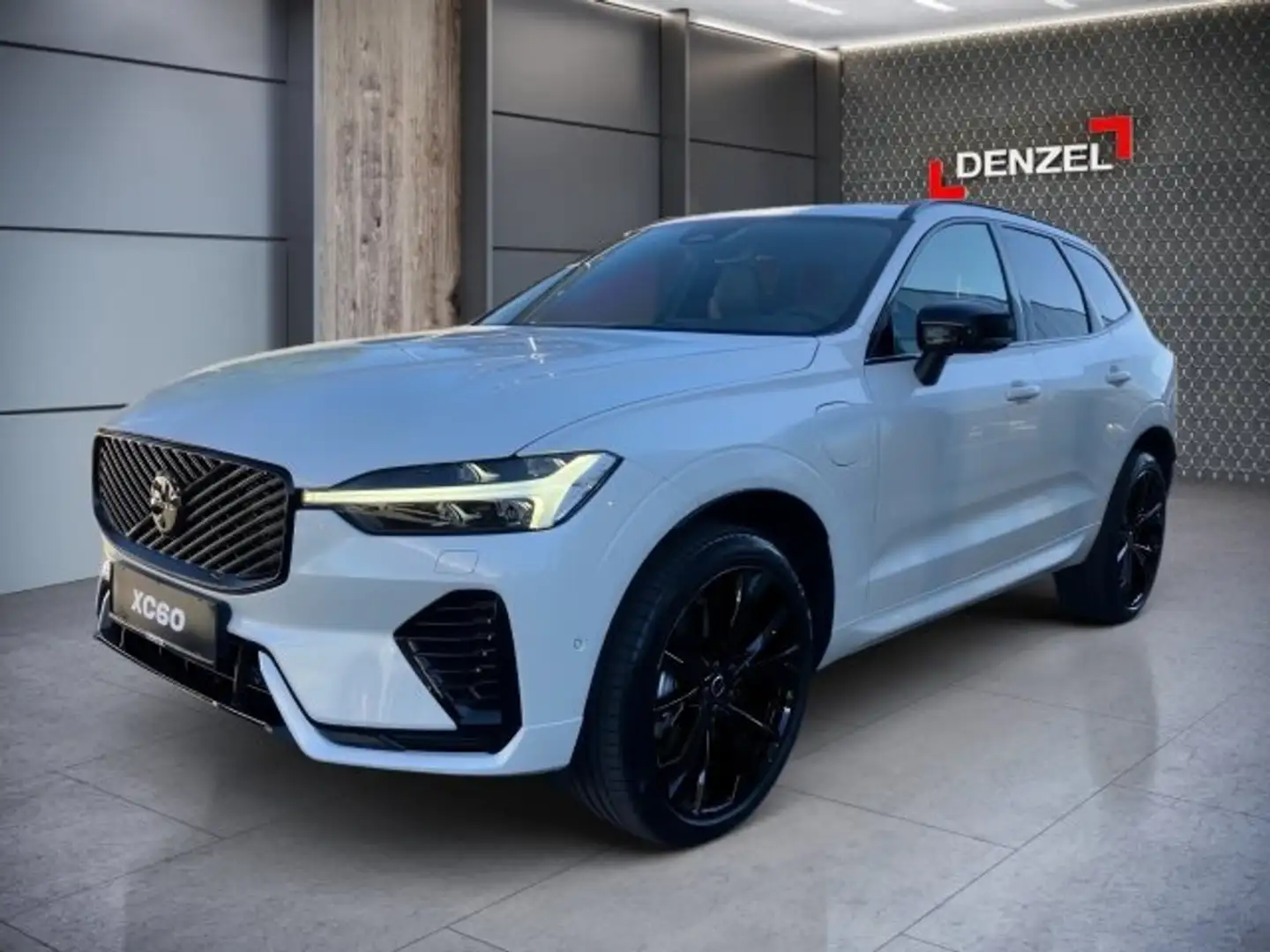 Volvo XC60 Black Edition Plus, T6 AWD Plug-in Hybrid, Elektrisch/B Blanc - 1
