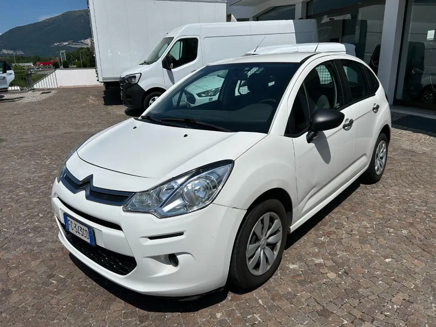 Citroen C3 BlueHDi 75 Van Attraction White - 2