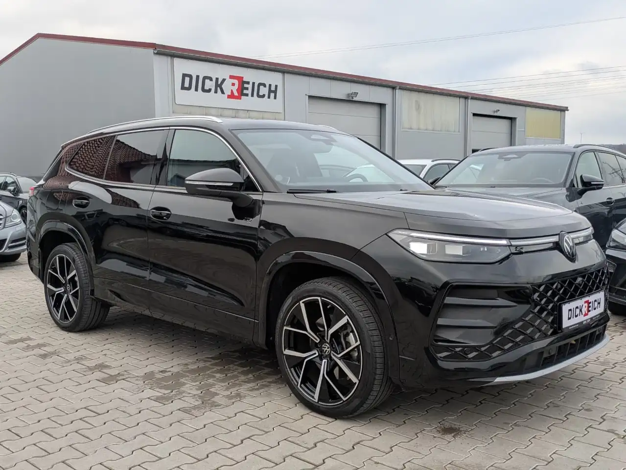 Volkswagen Tayron 2.0 TDI 4M R-Line 7Si*MATRIX*AHK*PANO*HUD