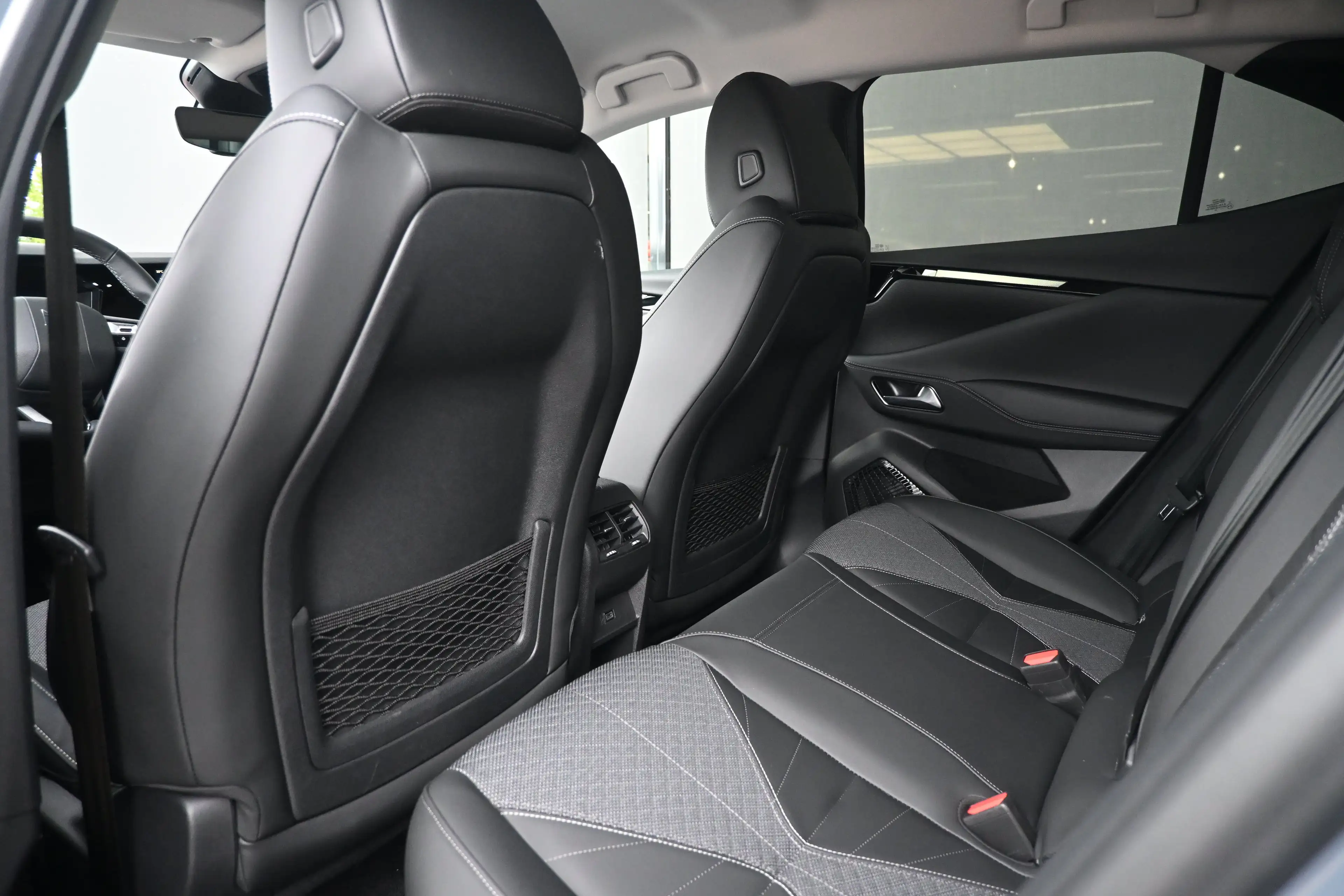 DS Automobiles DS 4 No E-Tense Pallas Comfort Tech Pack 58.3 kWh | Ada — photo 12