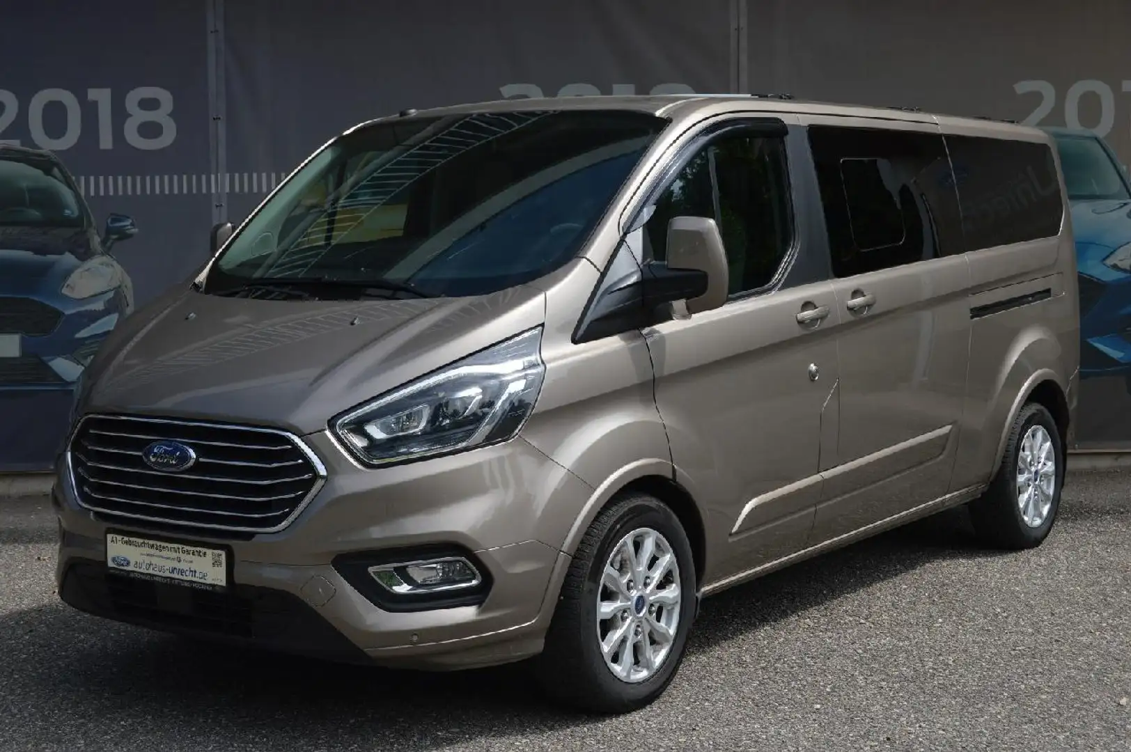Ford Tourneo Custom 310 L2 Tourneo Titanium Grau - 1