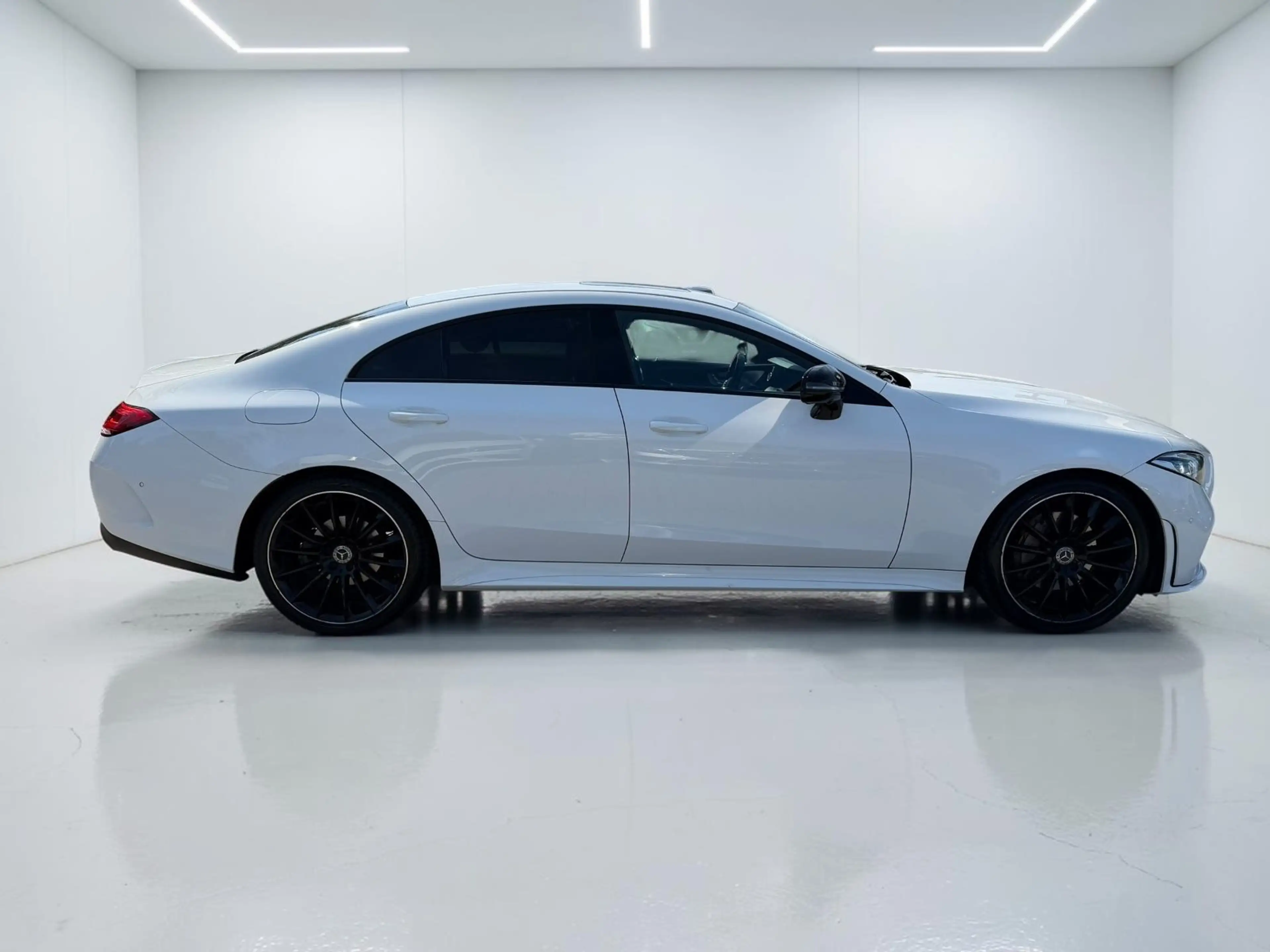Mercedes-Benz CLS 220 d AMG-Line*WIDESCREEN*BURMESTER*MULTIBEAM — photo 6