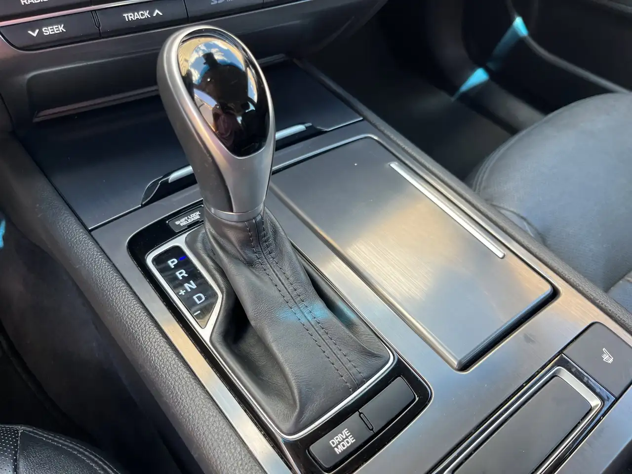 Hyundai Genesis снимка Hyundai Genesis