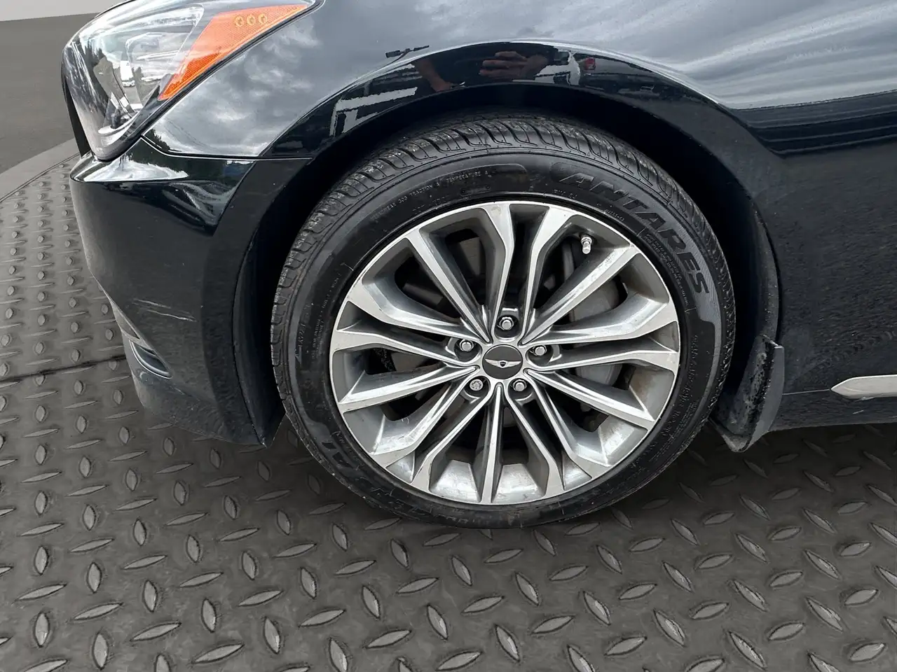 Hyundai Genesis снимка Hyundai Genesis