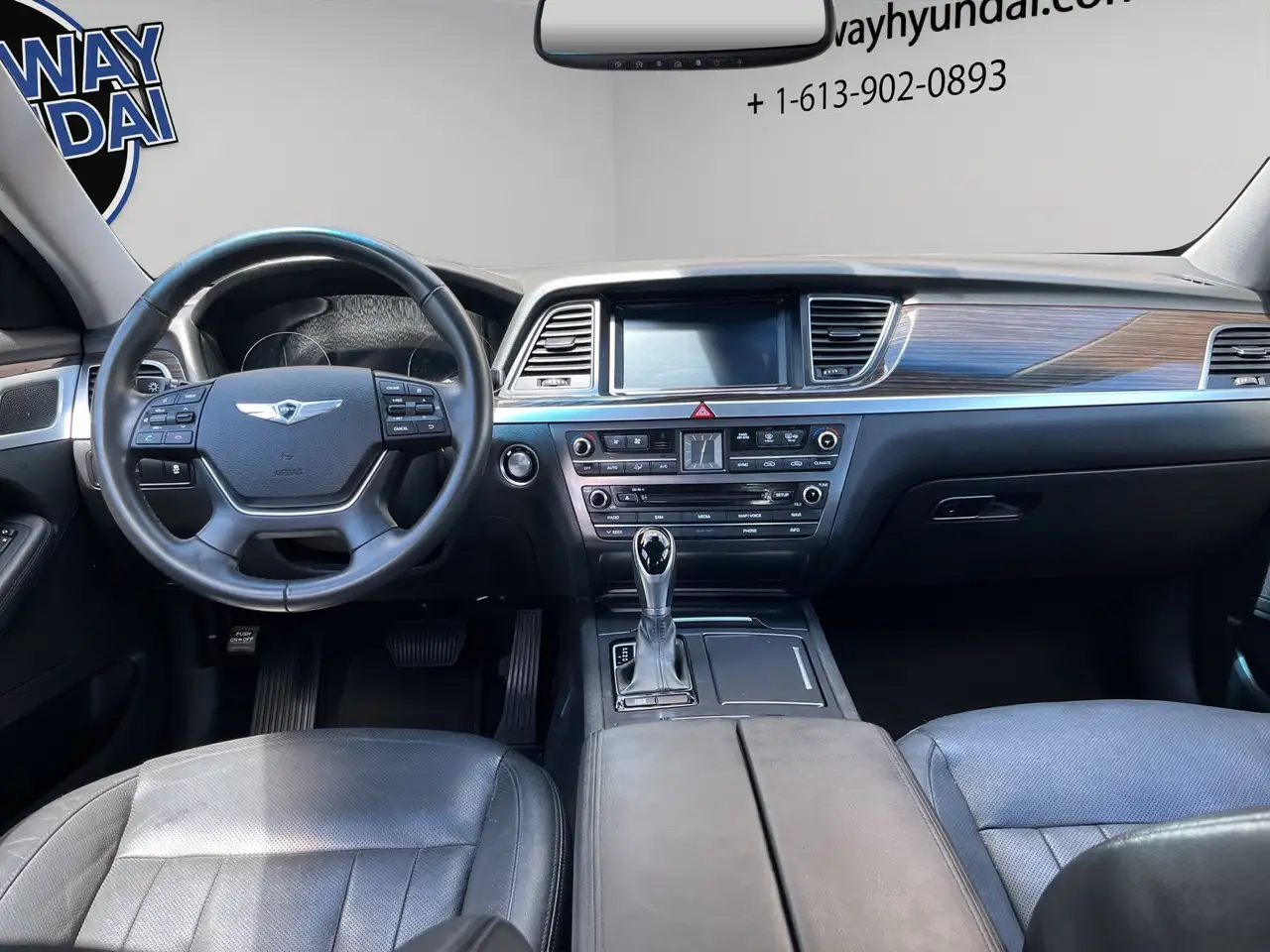 Hyundai Genesis снимка Hyundai Genesis