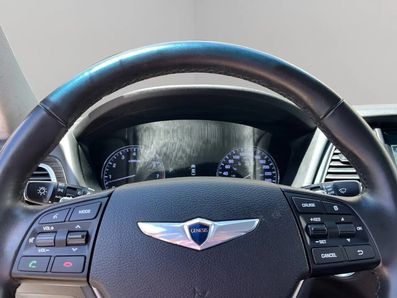 Hyundai Genesis снимка Hyundai Genesis