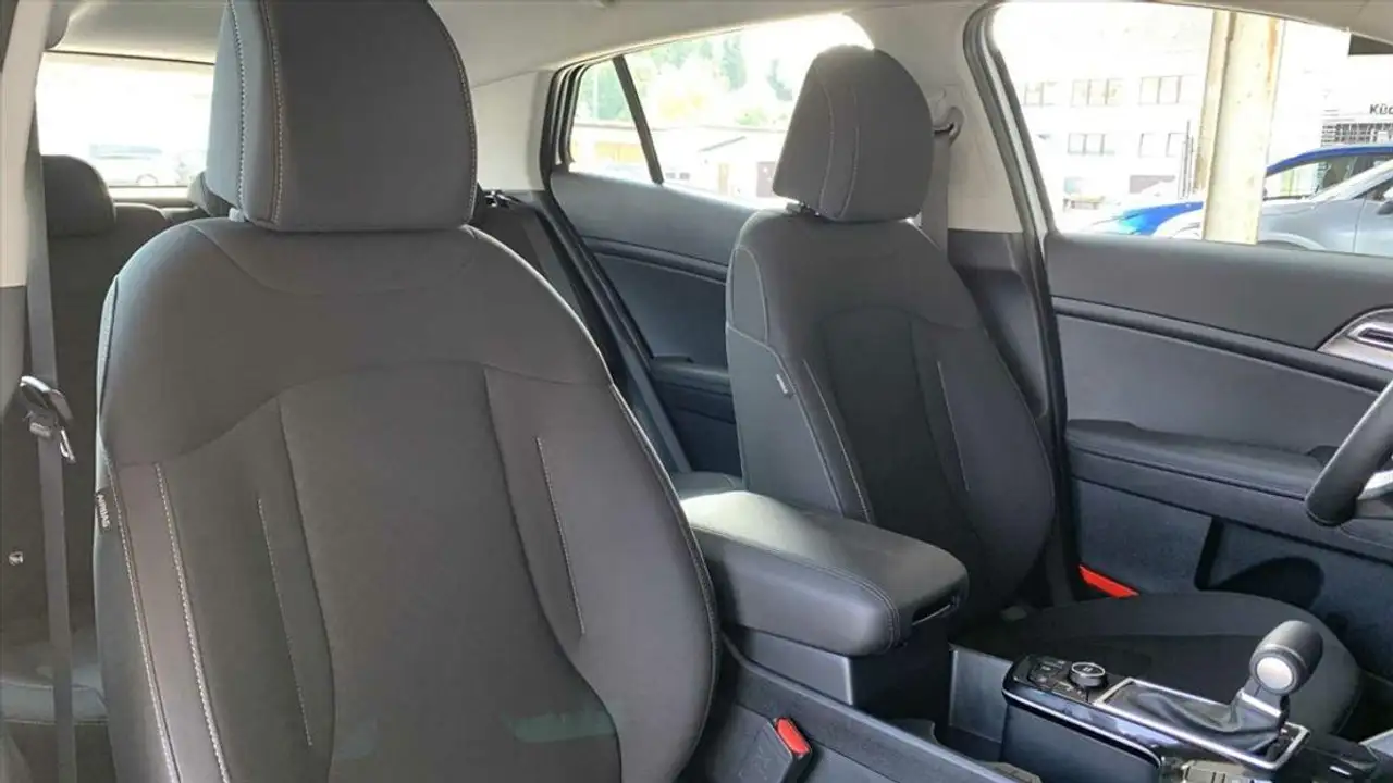 Kia Sportage V 1,6 T-GDI DCT URBAN Alu KA LED LRH NAV NBA PDC R 7