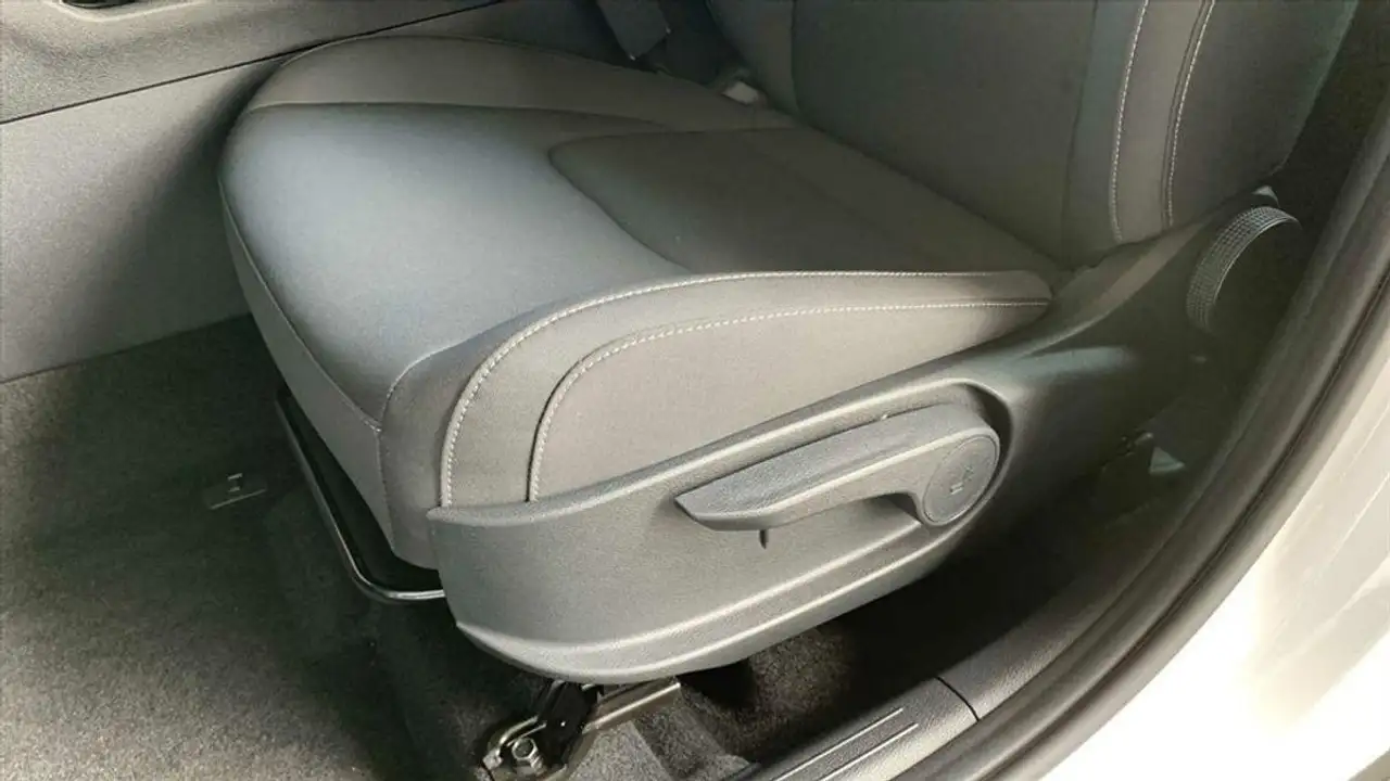 Kia Sportage V 1,6 T-GDI DCT URBAN Alu KA LED LRH NAV NBA PDC R 22