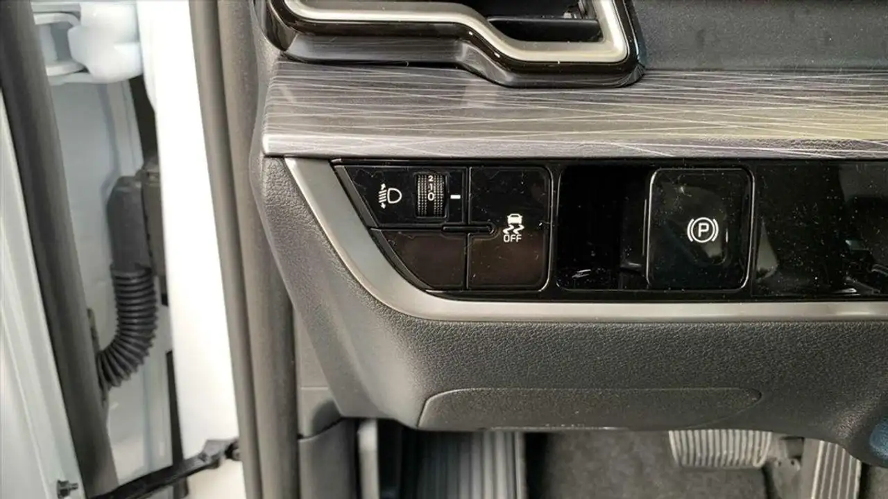 Kia Sportage V 1,6 T-GDI DCT URBAN Alu KA LED LRH NAV NBA PDC R 21