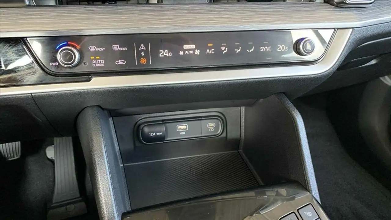 Kia Sportage V 1,6 T-GDI DCT URBAN Alu KA LED LRH NAV NBA PDC R 14