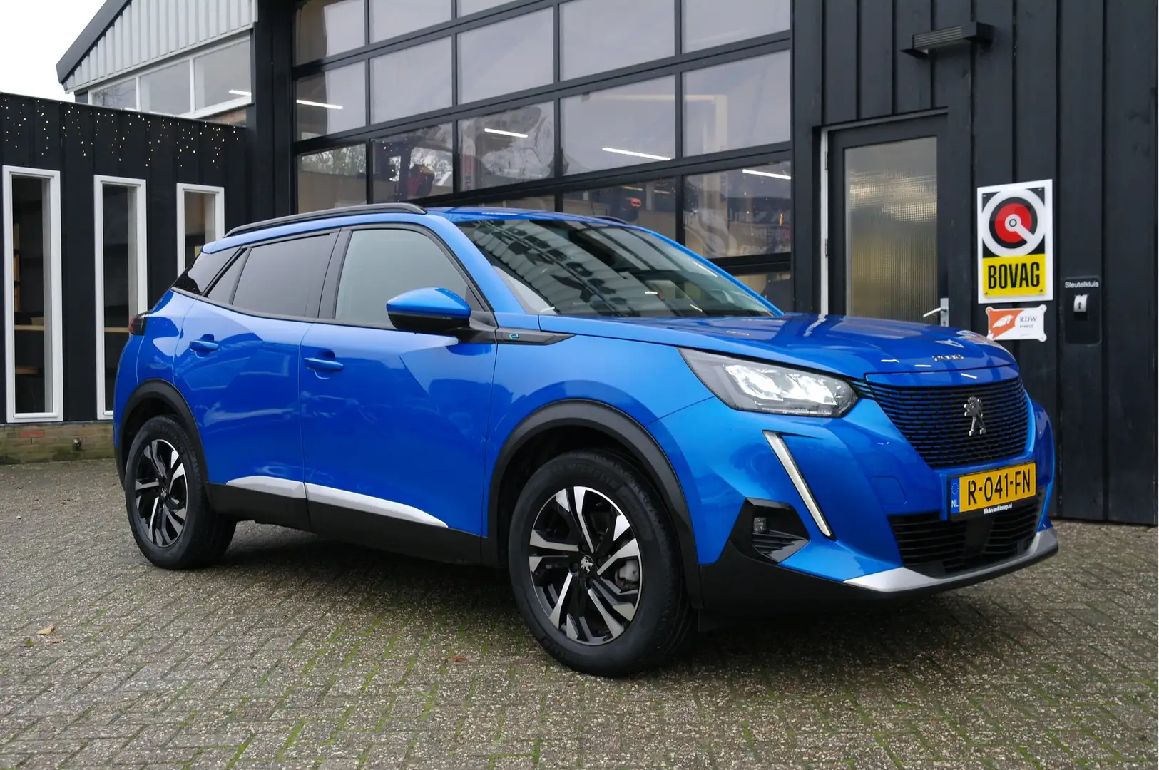 Peugeot e-2008 EV Allure Pack 50 kWh | SOH 98% | Camera | Adap.C Blau - 1