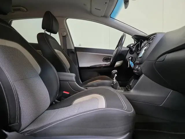 Kia Ceed view 2
