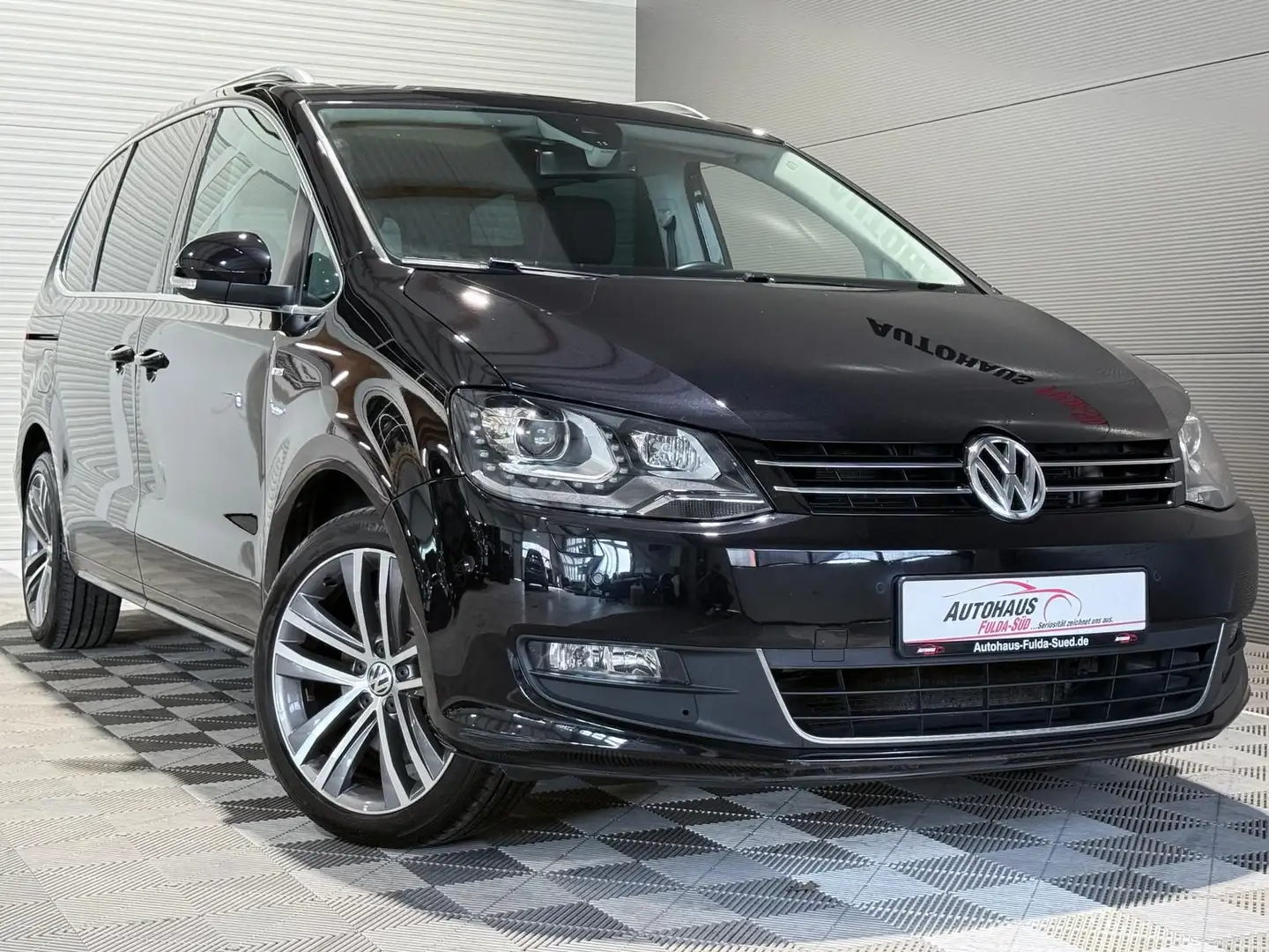 Volkswagen Sharan 2.0 TDI 7Sitzer°Pano°AHK°Spur°RFK°FSE°PDC Schwarz - 1