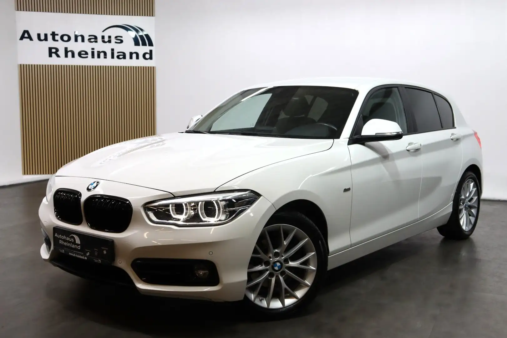 BMW 118 d Lim. 5-trg. Sportline*NAVI*KLIMA*LED*2.HAND Blanc - 1