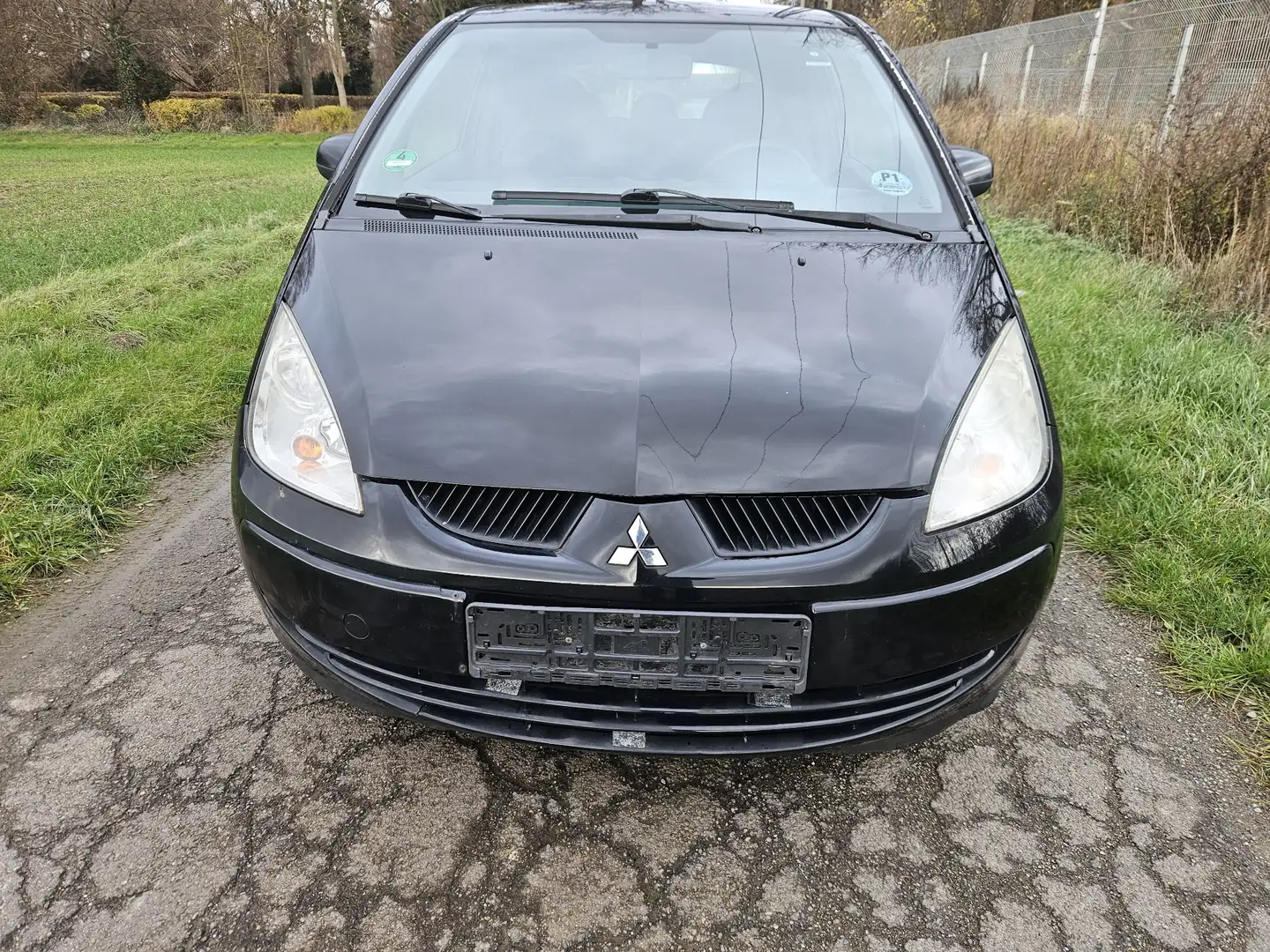 Mitsubishi Colt 1.5 DI-D Invite,Tüv bis 11-2026,Klimaautomatik Schwarz - 2