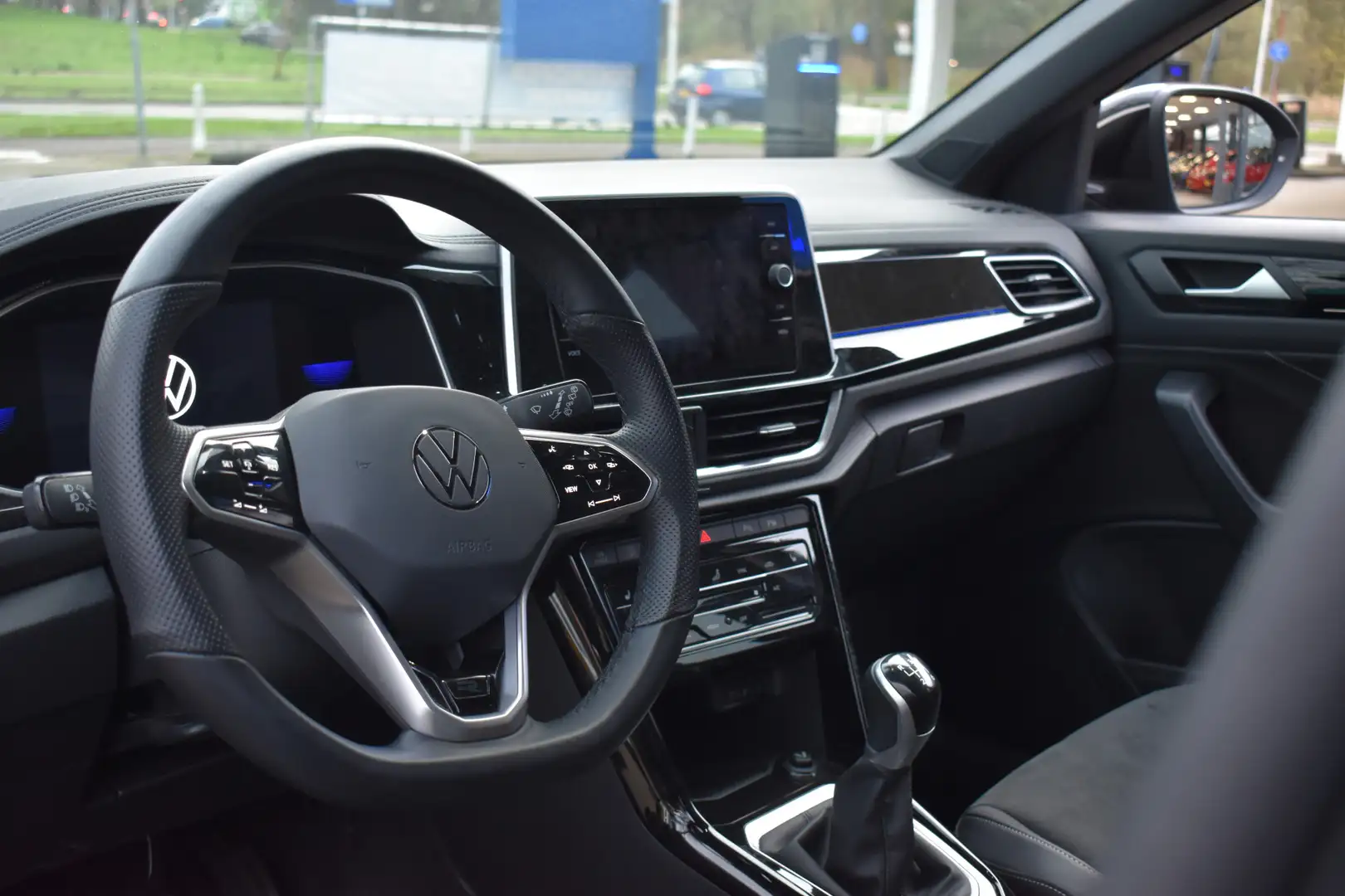 Volkswagen T-Roc 1.0 TSI R-Line Business 12-2022! Massagestoel | St Grijs - 2
