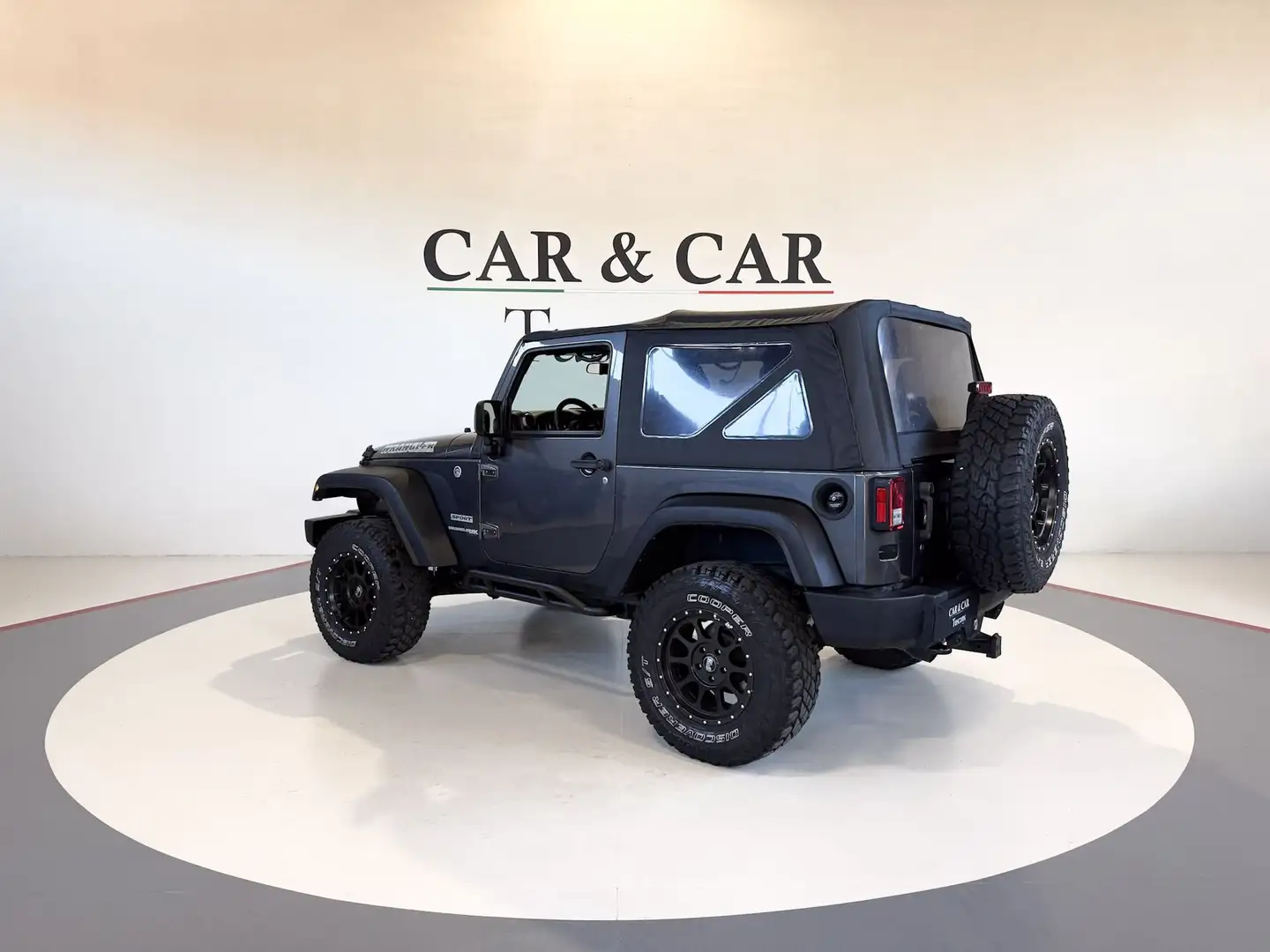 Jeep Wrangler 3.6 V6 Sahara Auto - 2