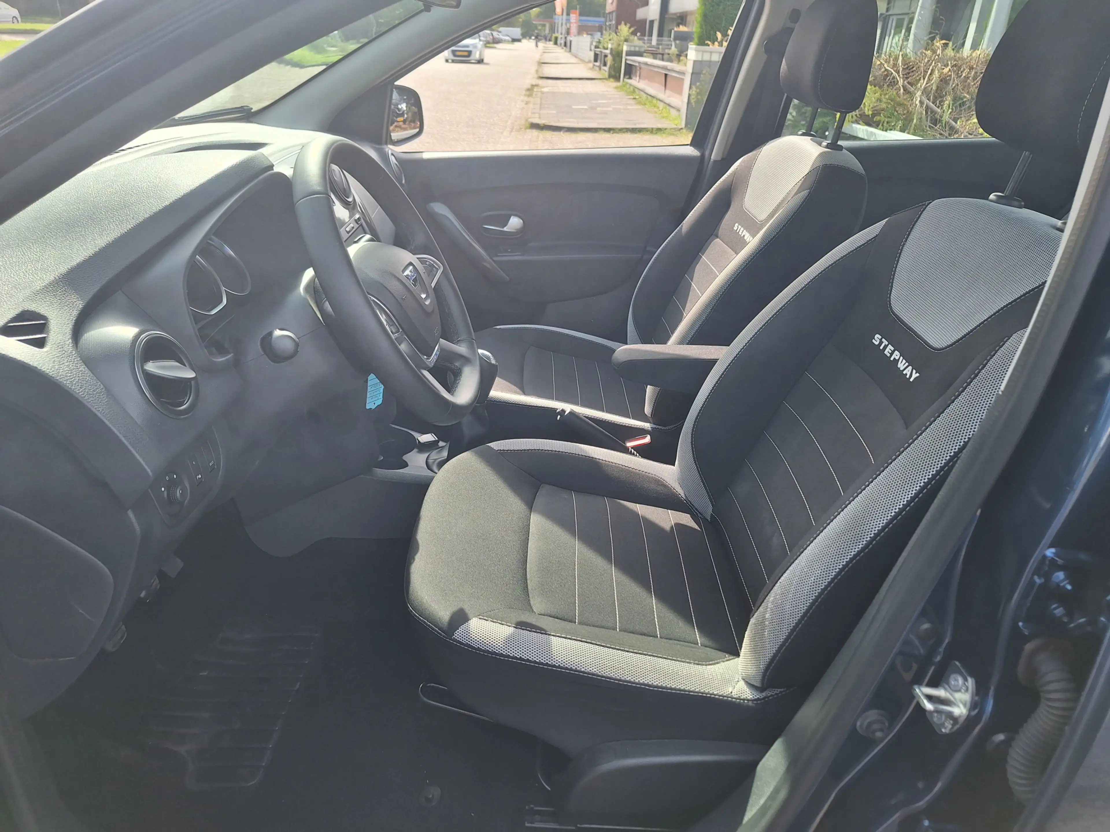 Dacia Sandero 0.9 TCe SL Stepway — photo 12