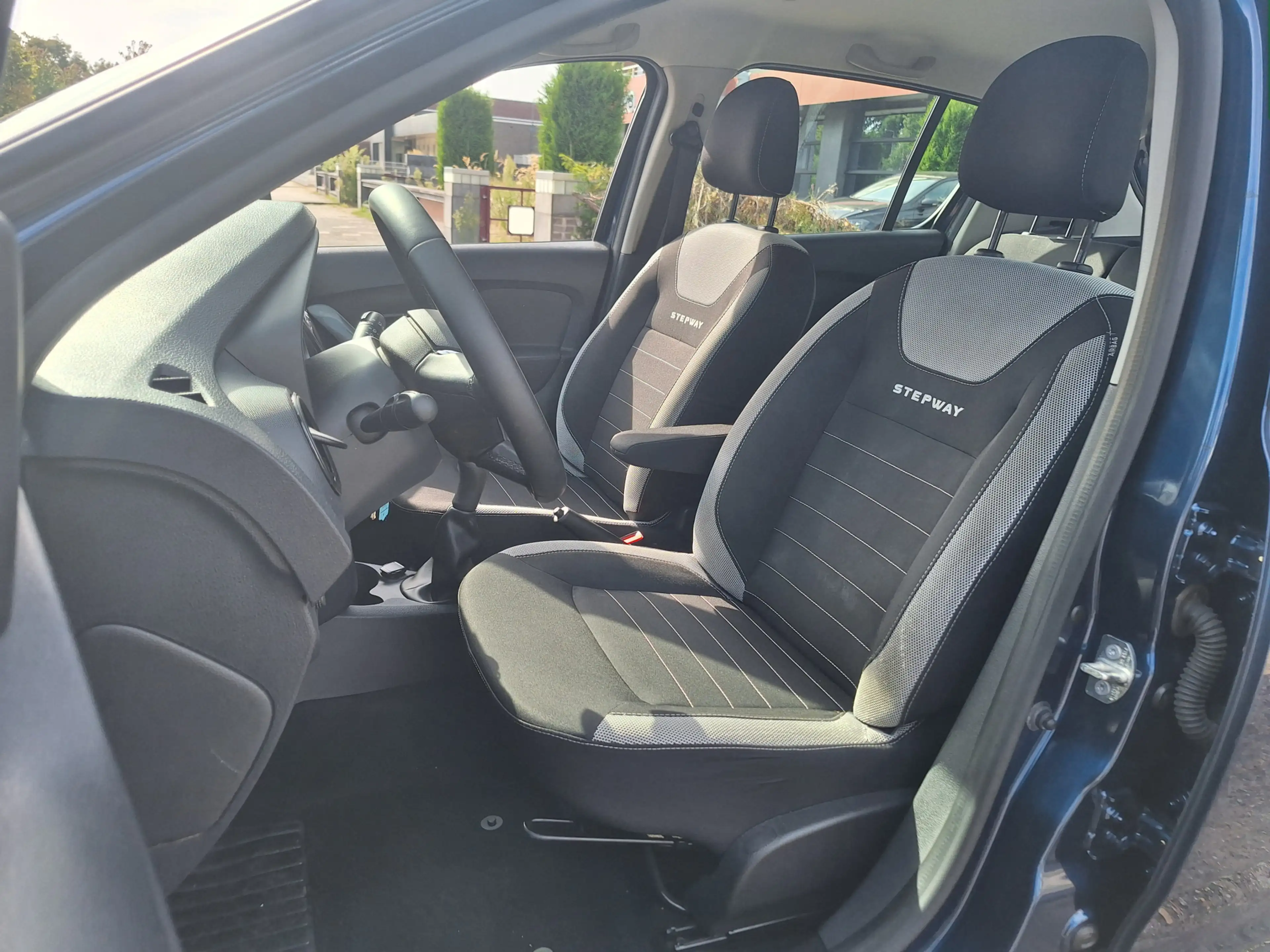 Dacia Sandero 0.9 TCe SL Stepway — photo 13