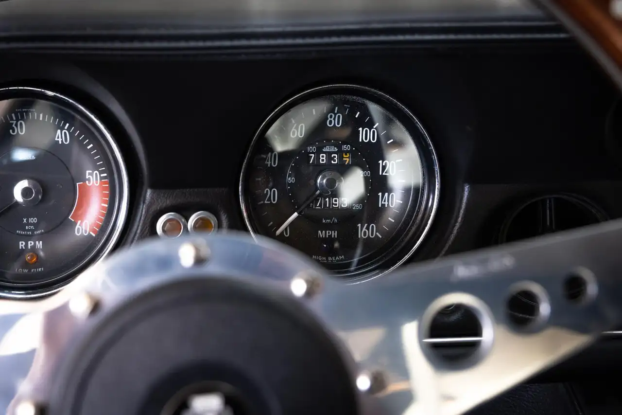 Jensen Interceptor - 7.2L V8 - Modern enhancements -, foto 9