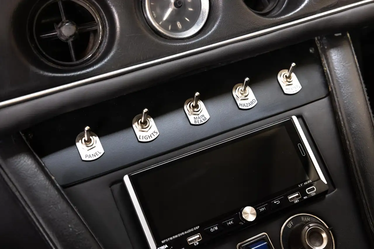 Jensen Interceptor - 7.2L V8 - Modern enhancements -, foto 12