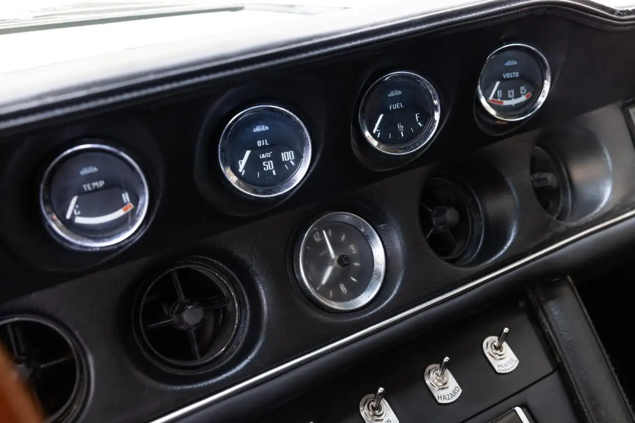 Jensen Interceptor - 7.2L V8 - Modern enhancements -, foto 11