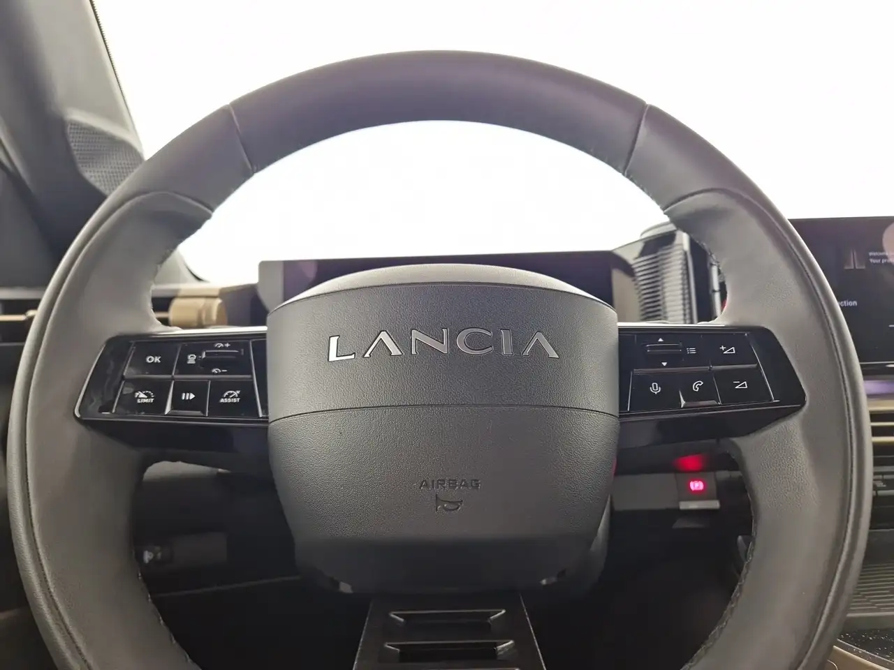 Lancia Ypsilon 2024 — фото 8